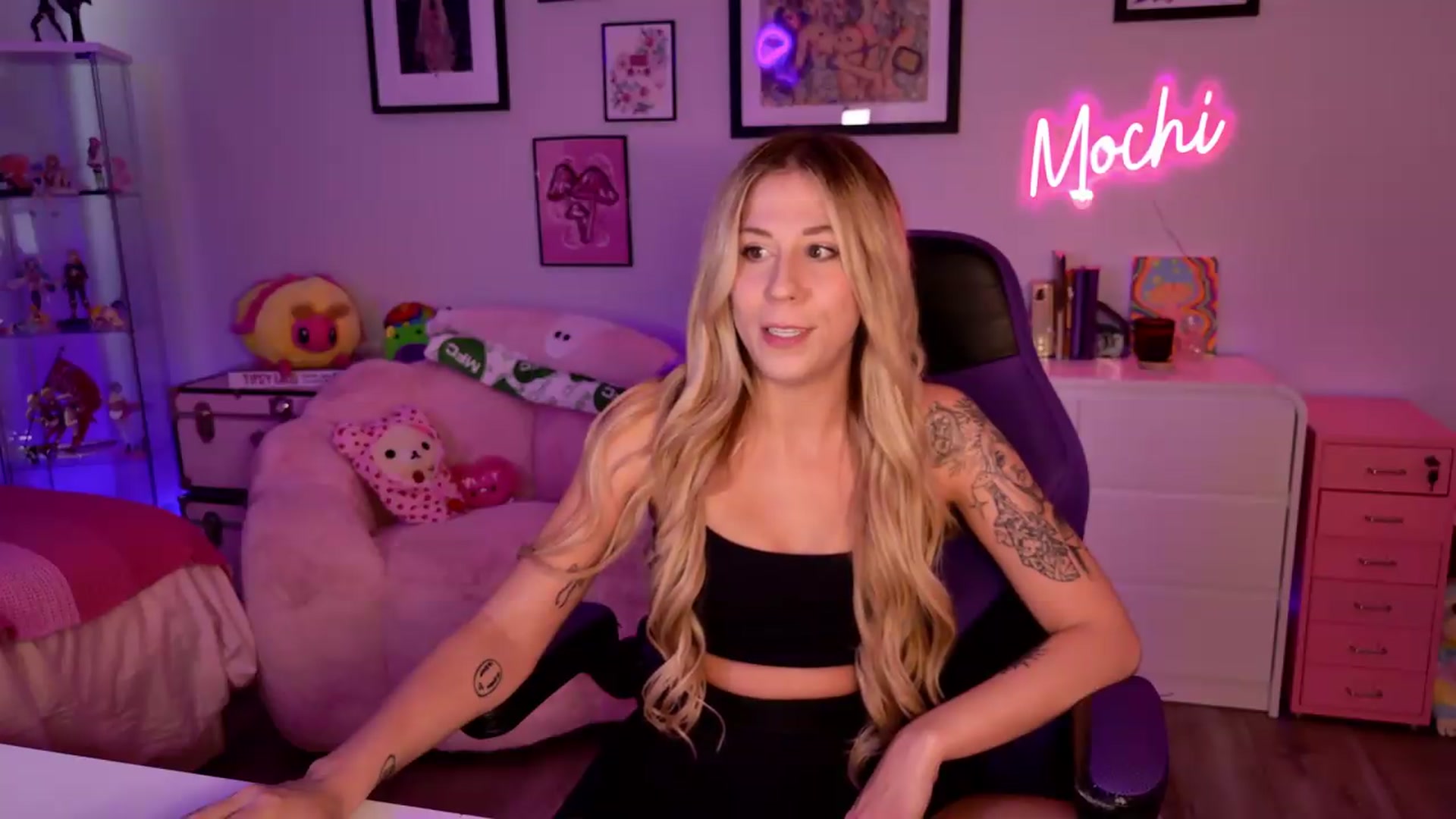 Gallery image thumbnail from Mochi's myfreecams stream on, 06/25/2026, 22:35 image 4 of 20