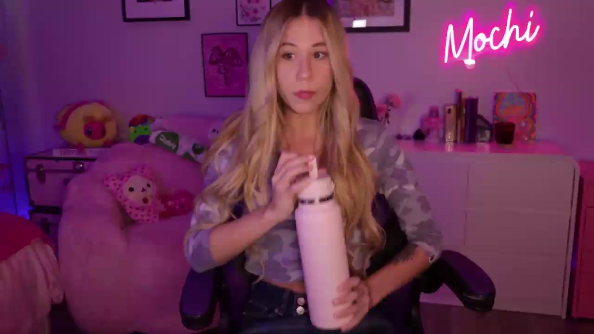 Gallery image thumbnail from Mochi's myfreecams stream on, 06/26/2026, 23:17 image 12 of 20