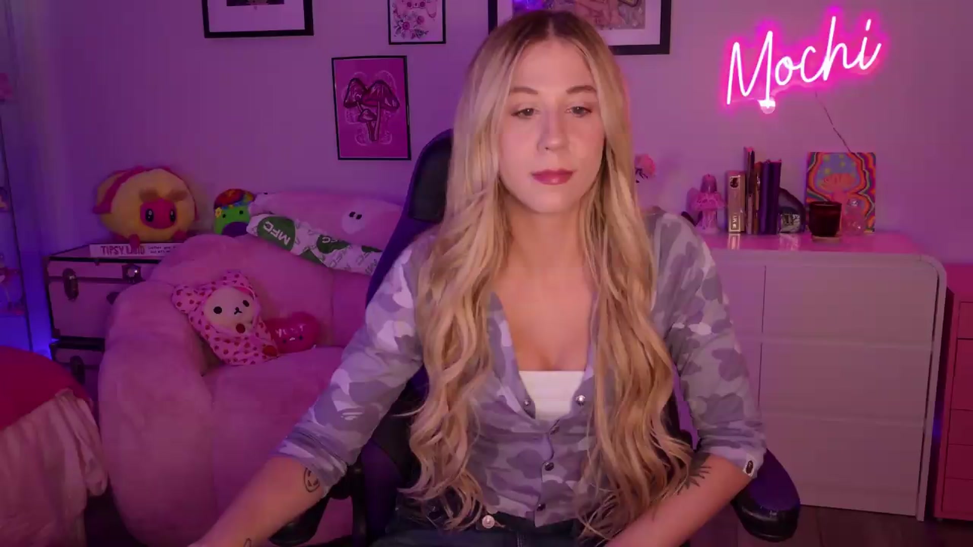 Gallery image thumbnail from Mochi's myfreecams stream on, 06/26/2026, 23:17 image 7 of 20