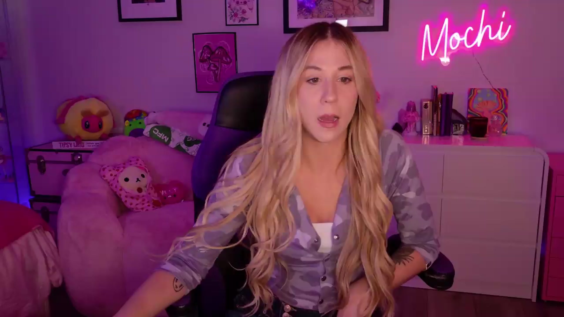 Gallery image thumbnail from Mochi's myfreecams stream on, 06/26/2026, 23:17 image 10 of 20
