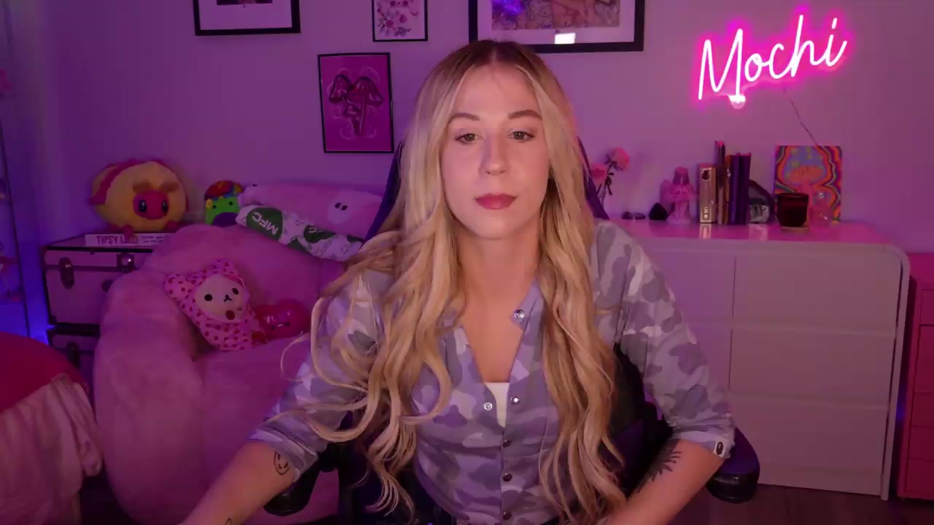 Gallery image thumbnail from Mochi's myfreecams stream on, 06/26/2026, 23:17 image 3 of 20