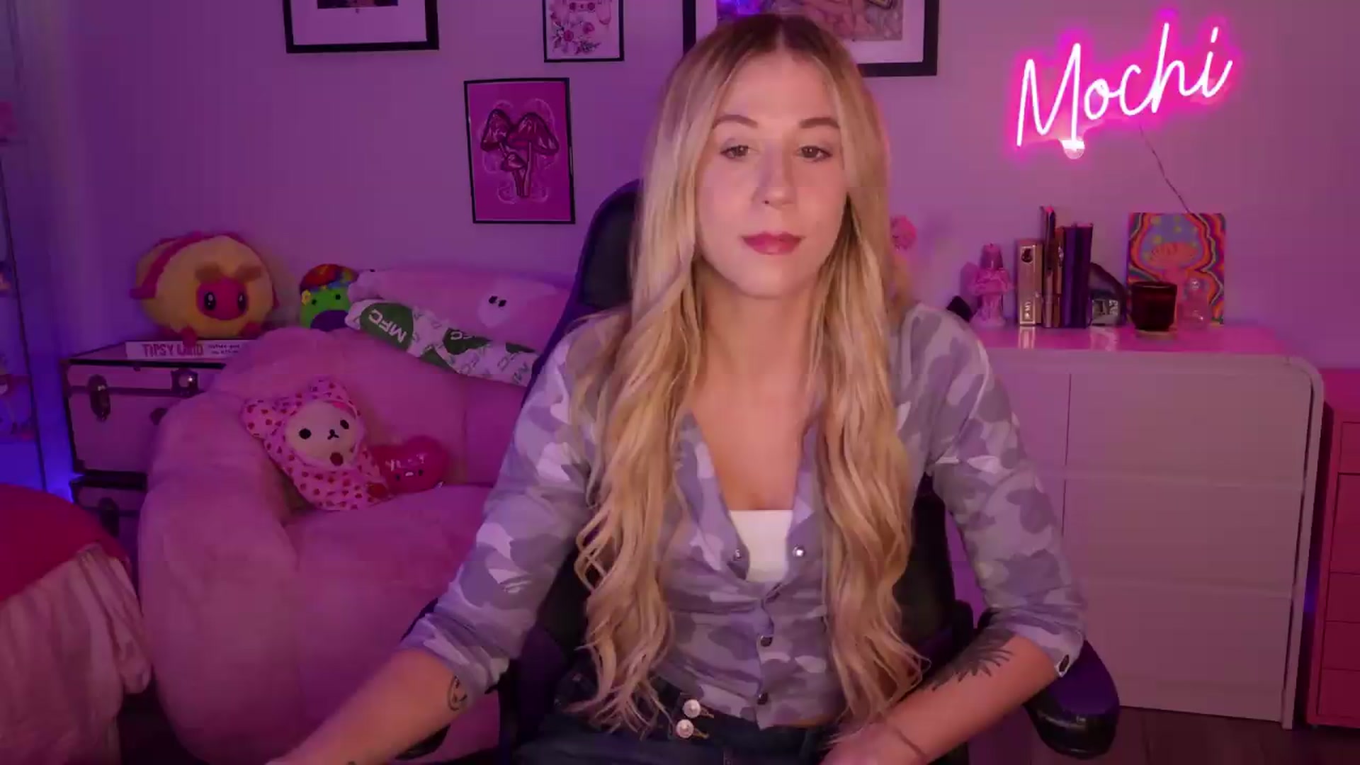 Gallery image thumbnail from Mochi's myfreecams stream on, 06/26/2026, 23:17 image 9 of 20