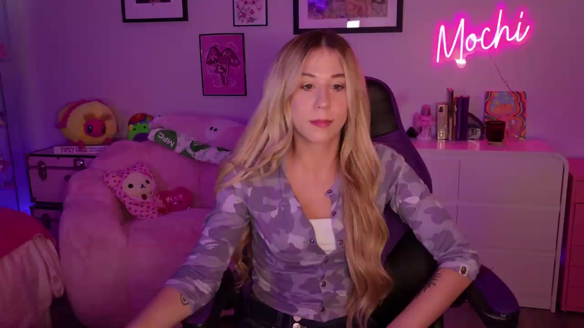 Gallery image thumbnail from Mochi's myfreecams stream on, 06/27/2026, 24:01 image 9 of 20