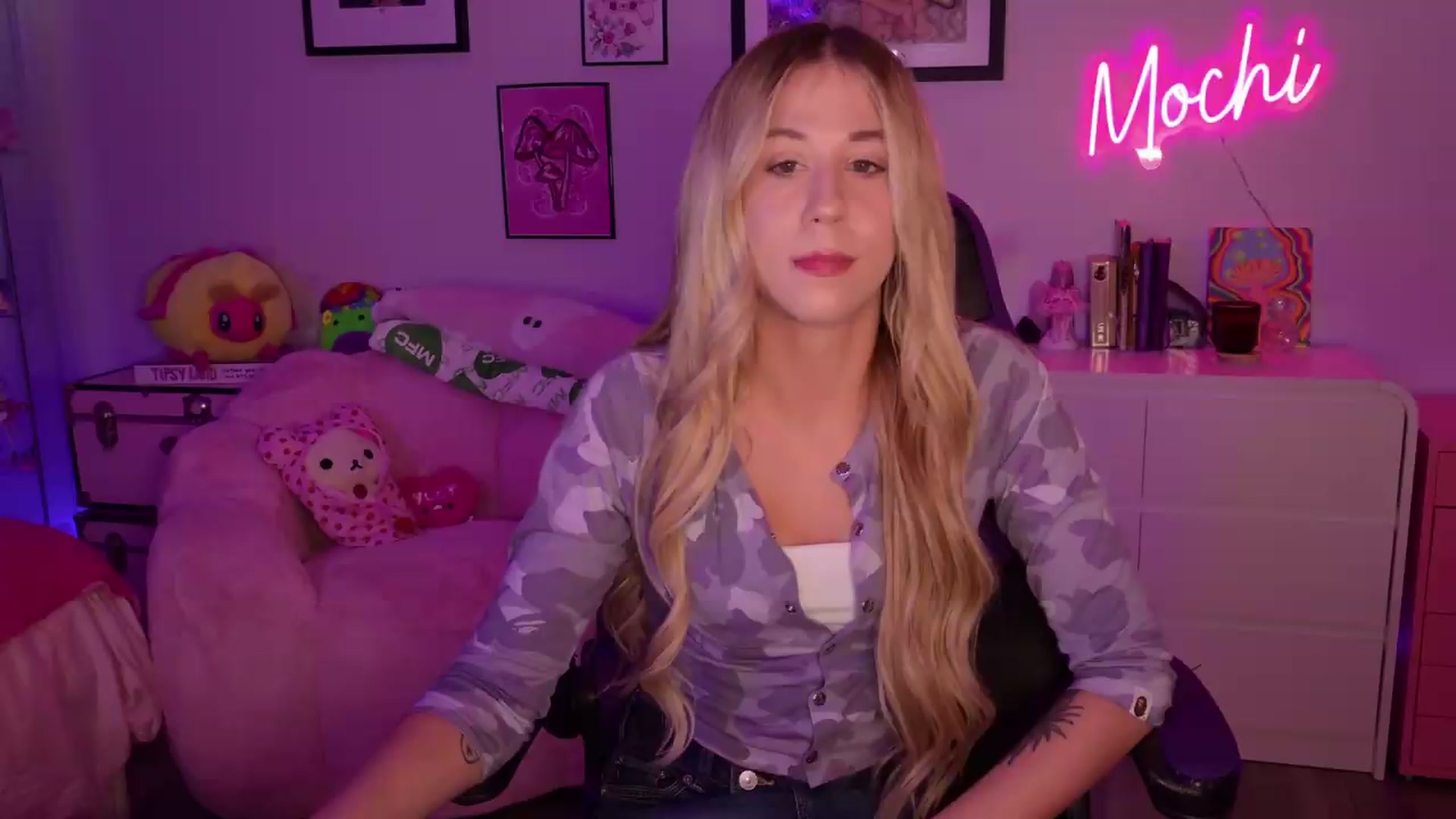 Gallery image thumbnail from Mochi's myfreecams stream on, 06/27/2026, 24:01 image 8 of 20