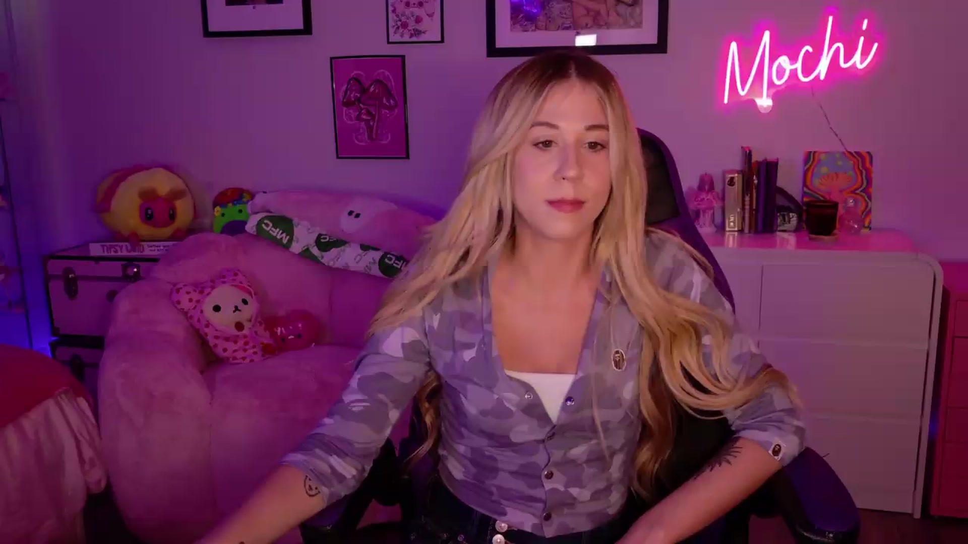 Gallery image thumbnail from Mochi's myfreecams stream on, 06/27/2026, 24:01 image 10 of 20