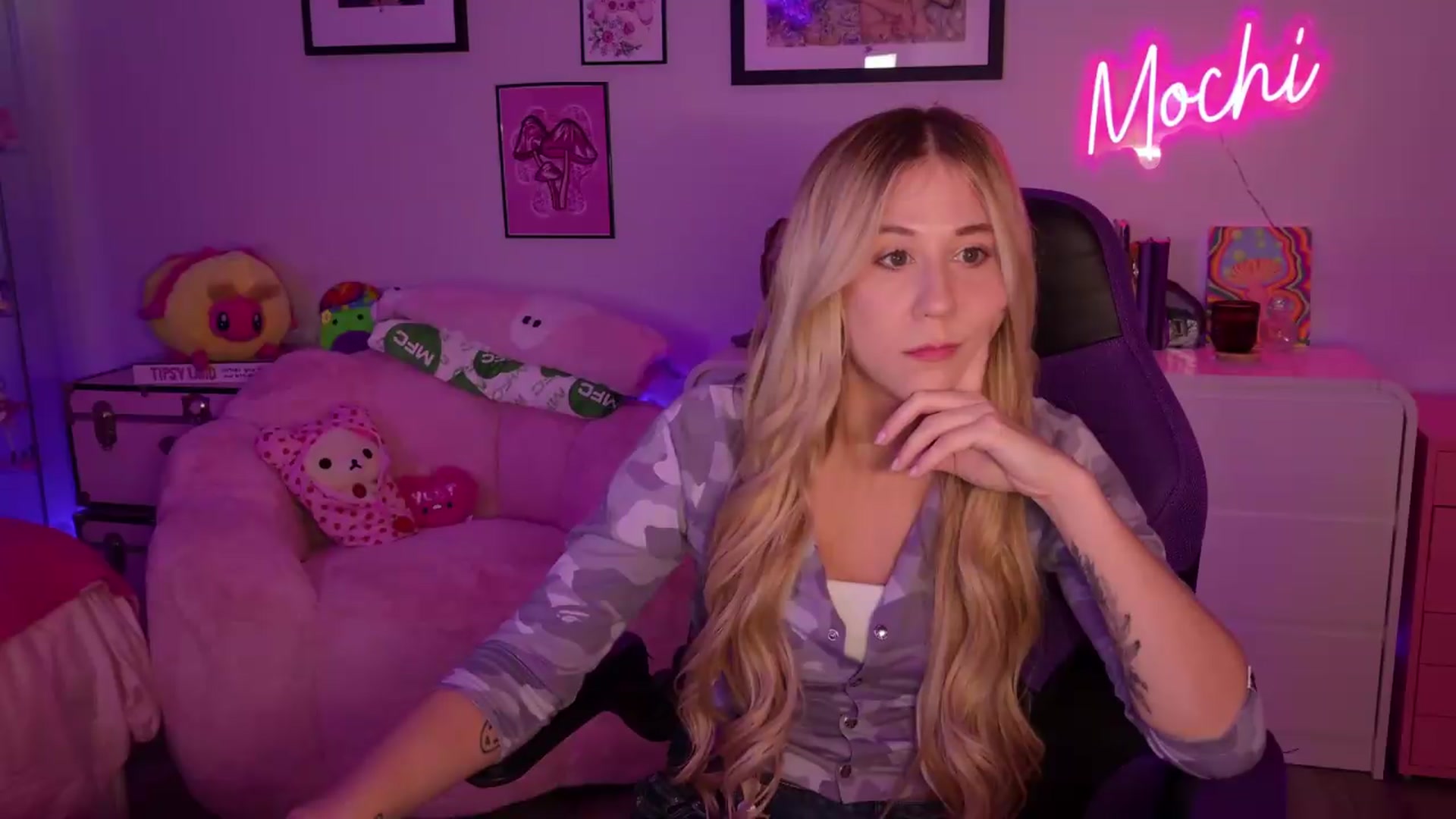 Gallery image thumbnail from Mochi's myfreecams stream on, 06/27/2026, 24:01 image 16 of 20