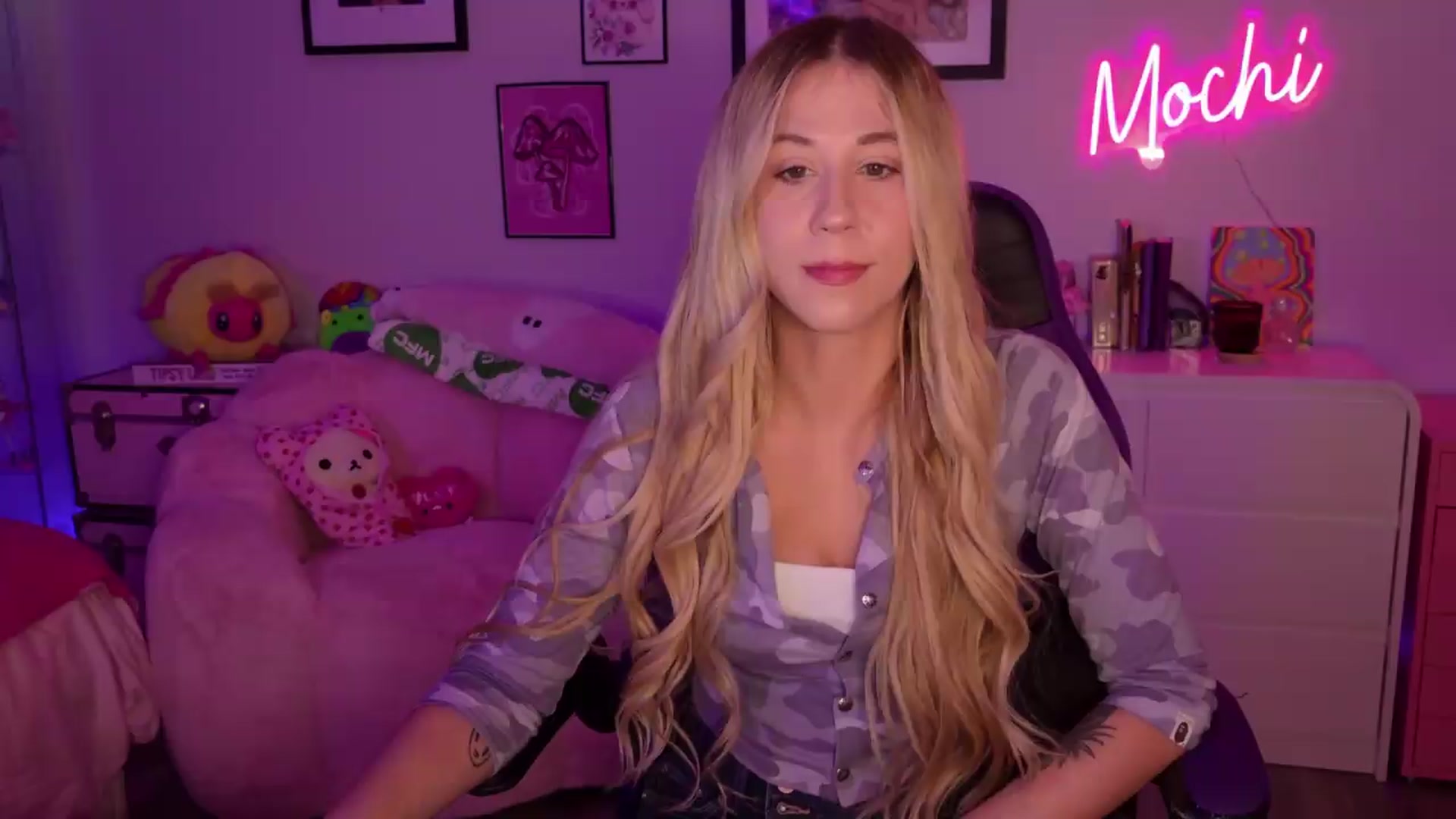 Gallery image thumbnail from Mochi's myfreecams stream on, 06/27/2026, 24:01 image 4 of 20