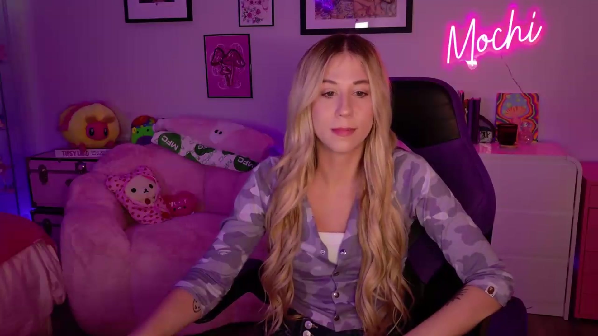 Gallery image thumbnail from Mochi's myfreecams stream on, 06/27/2026, 24:01 image 13 of 20