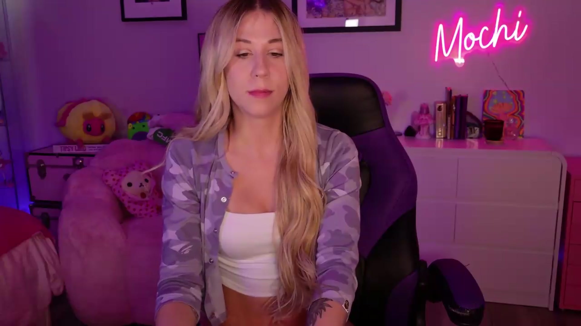 Gallery image thumbnail from Mochi's myfreecams stream on, 06/27/2026, 01:38 image 12 of 20