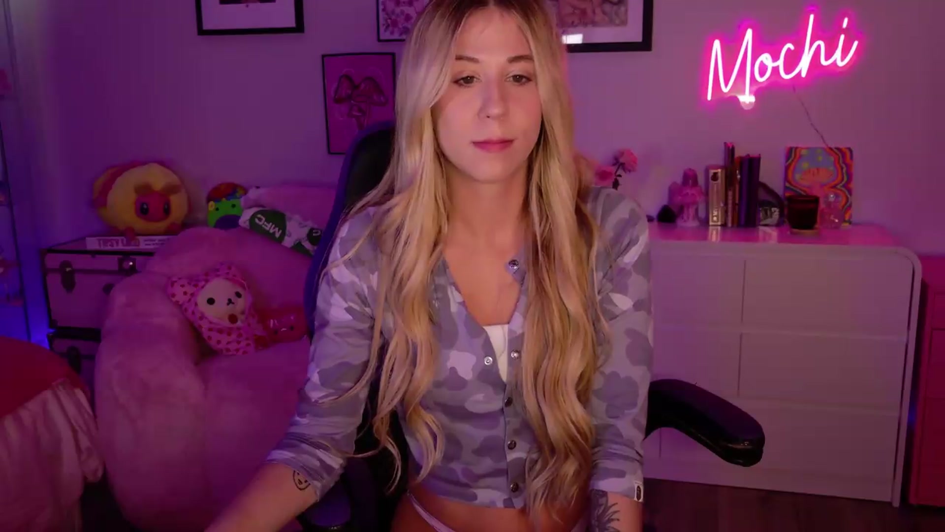 Gallery image thumbnail from Mochi's myfreecams stream on, 06/27/2026, 01:38 image 8 of 20