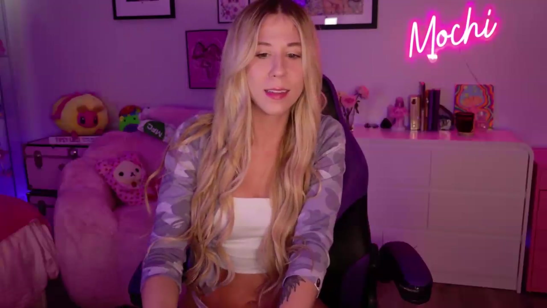 Gallery image thumbnail from Mochi's myfreecams stream on, 06/27/2026, 01:38 image 18 of 20
