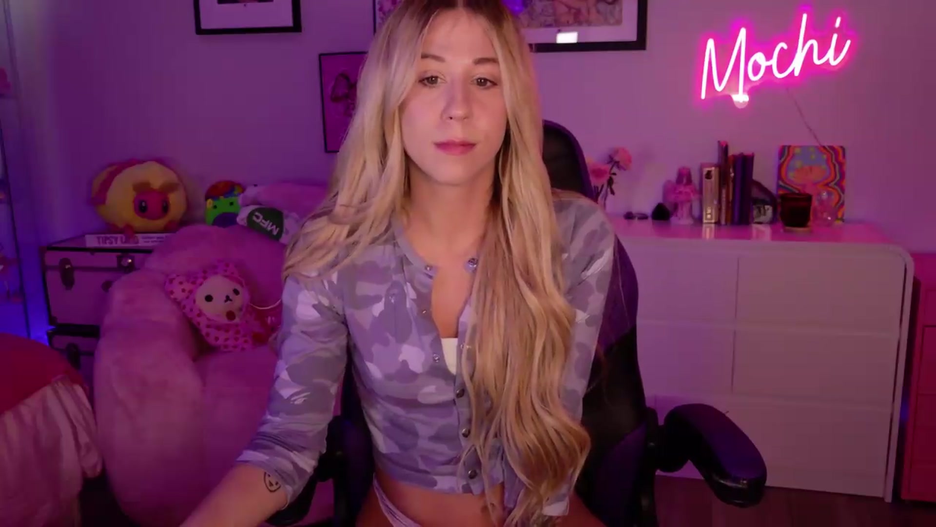Gallery image thumbnail from Mochi's myfreecams stream on, 06/27/2026, 01:38 image 10 of 20