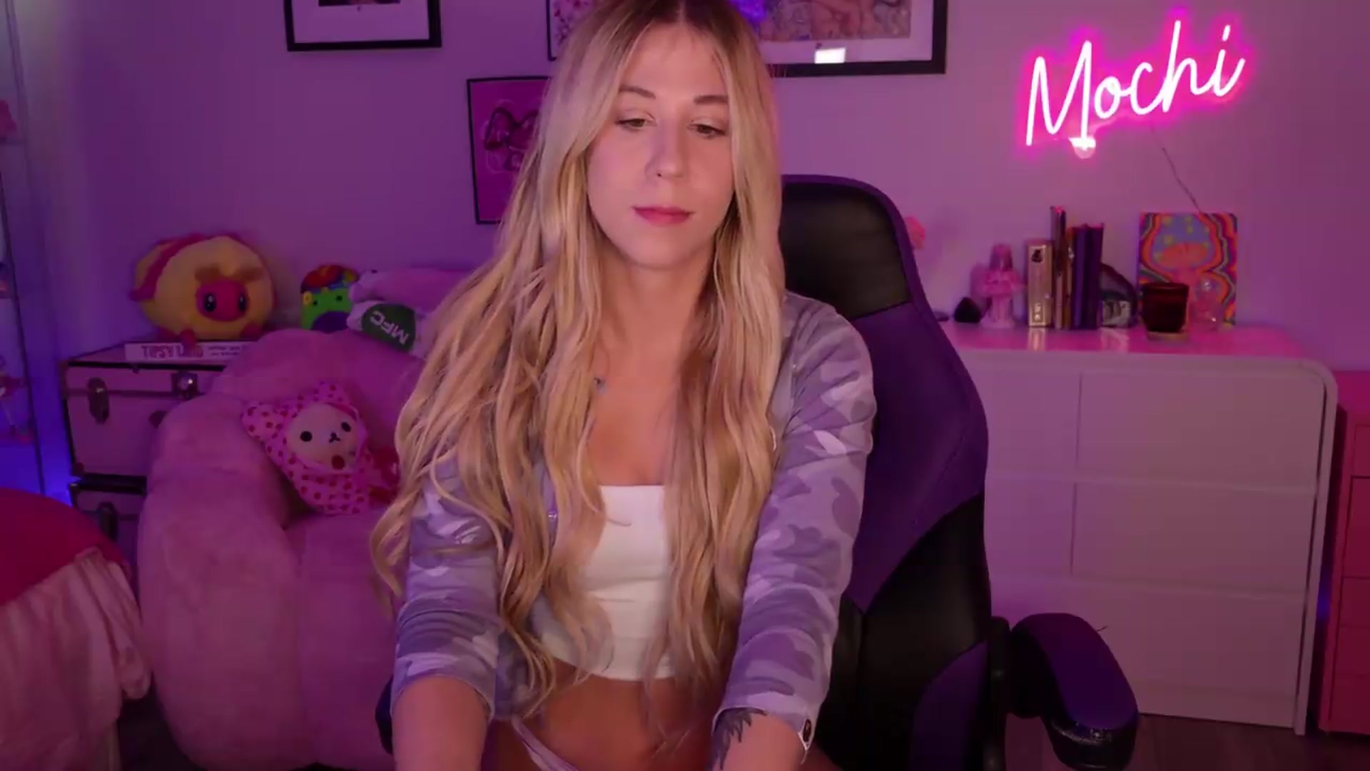 Gallery image thumbnail from Mochi's myfreecams stream on, 06/27/2026, 01:38 image 15 of 20