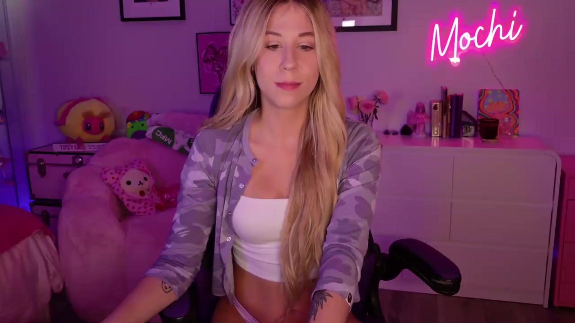 Gallery image thumbnail from Mochi's myfreecams stream on, 06/27/2026, 01:38 image 16 of 20