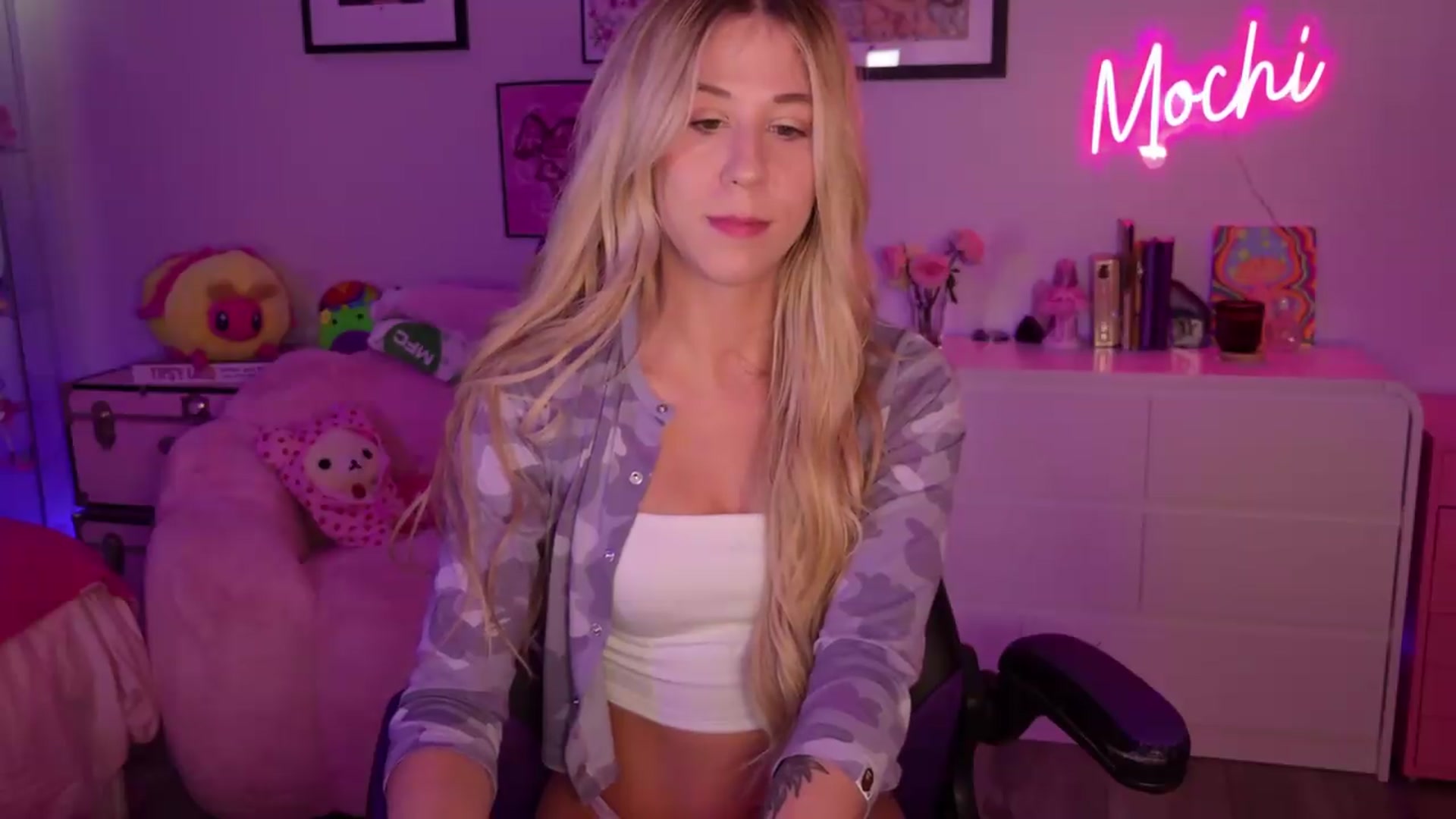 Gallery image thumbnail from Mochi's myfreecams stream on, 06/27/2026, 01:38 image 17 of 20