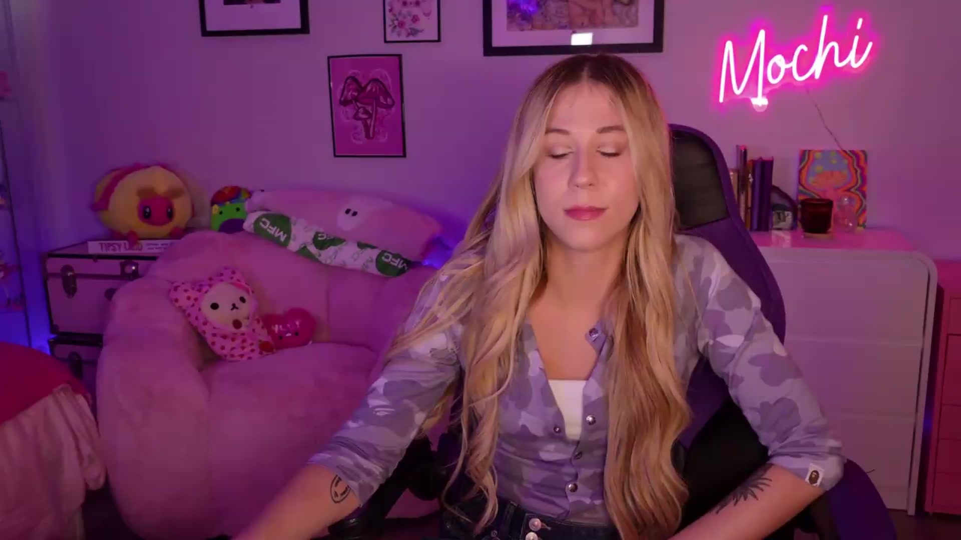 Gallery image thumbnail from Mochi's myfreecams stream on, 06/27/2026, 01:38 image 3 of 20