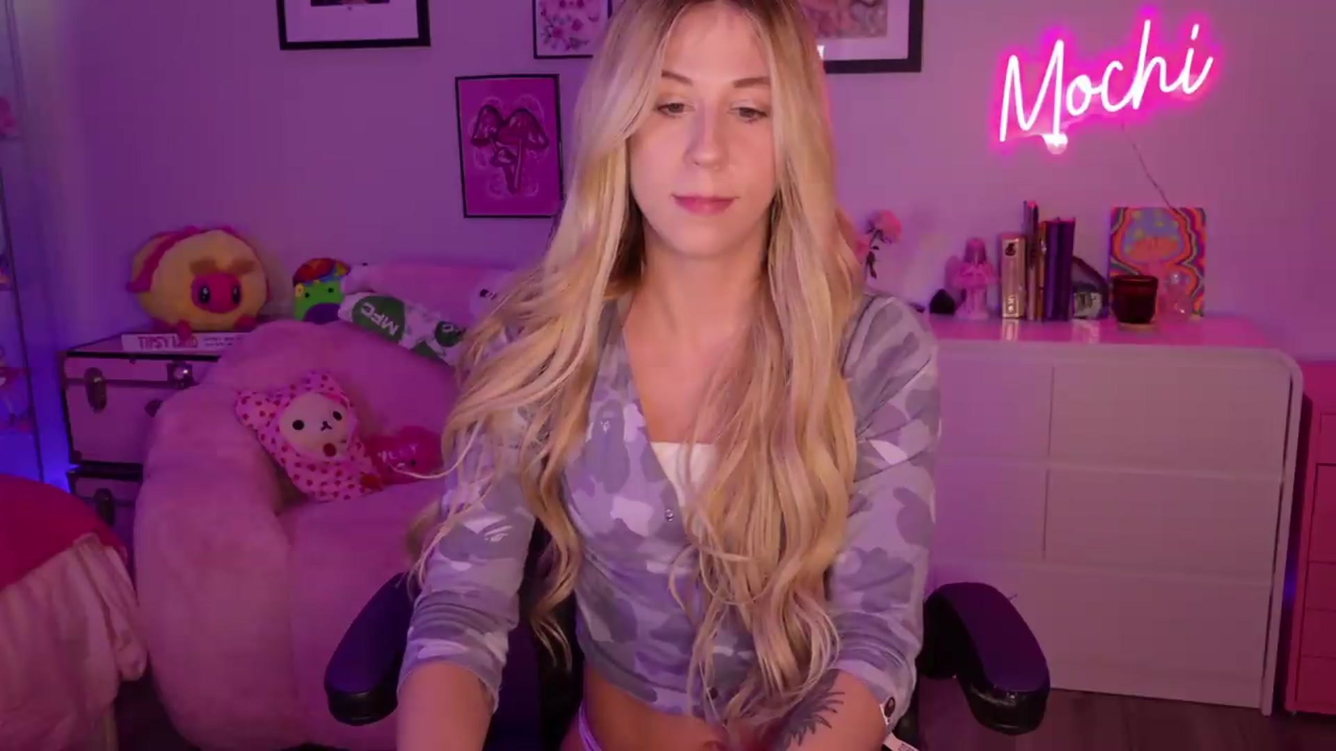 Gallery image thumbnail from Mochi's myfreecams stream on, 06/27/2026, 01:38 image 6 of 20