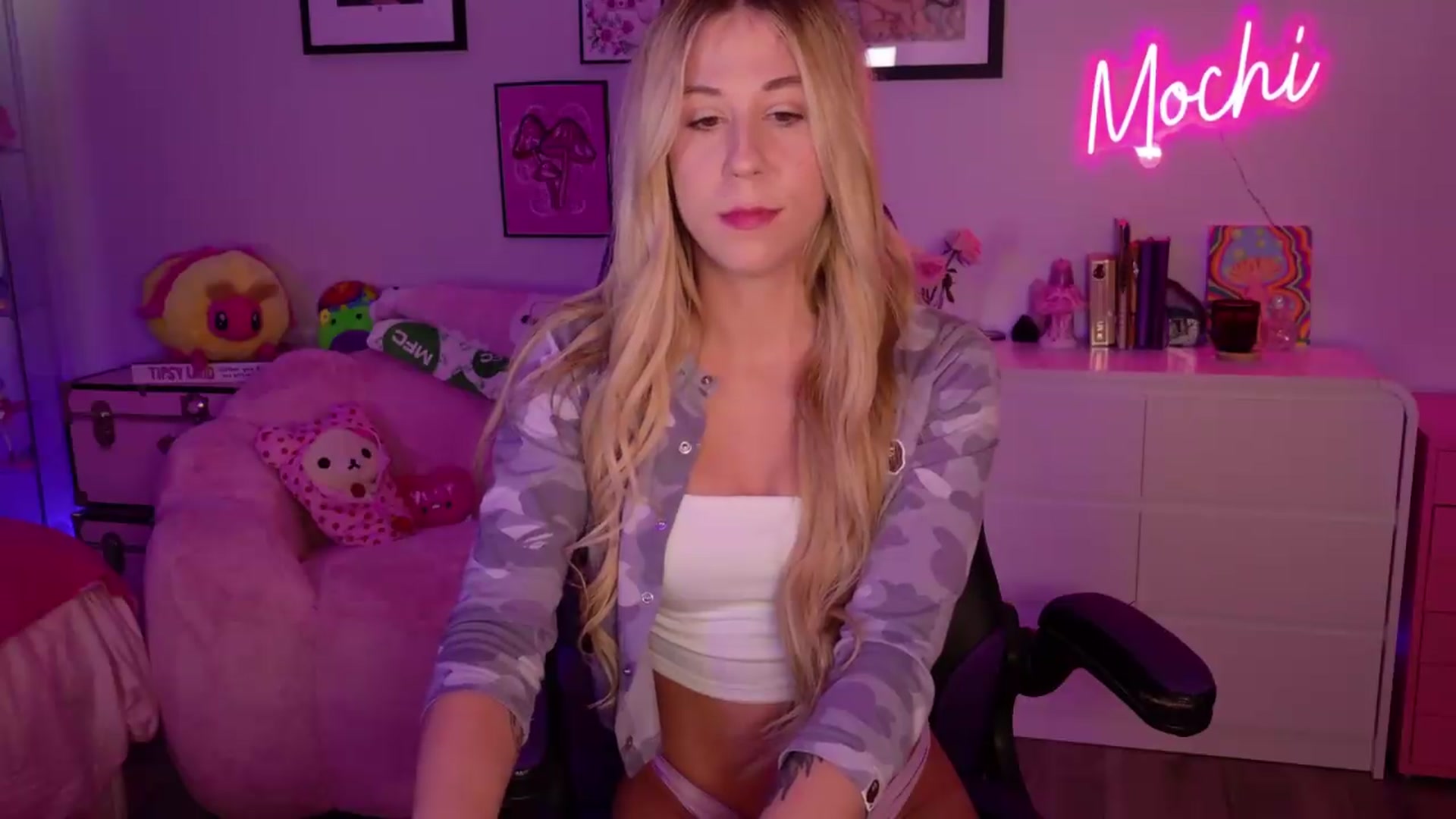 Gallery image thumbnail from Mochi's myfreecams stream on, 06/27/2026, 01:38 image 20 of 20