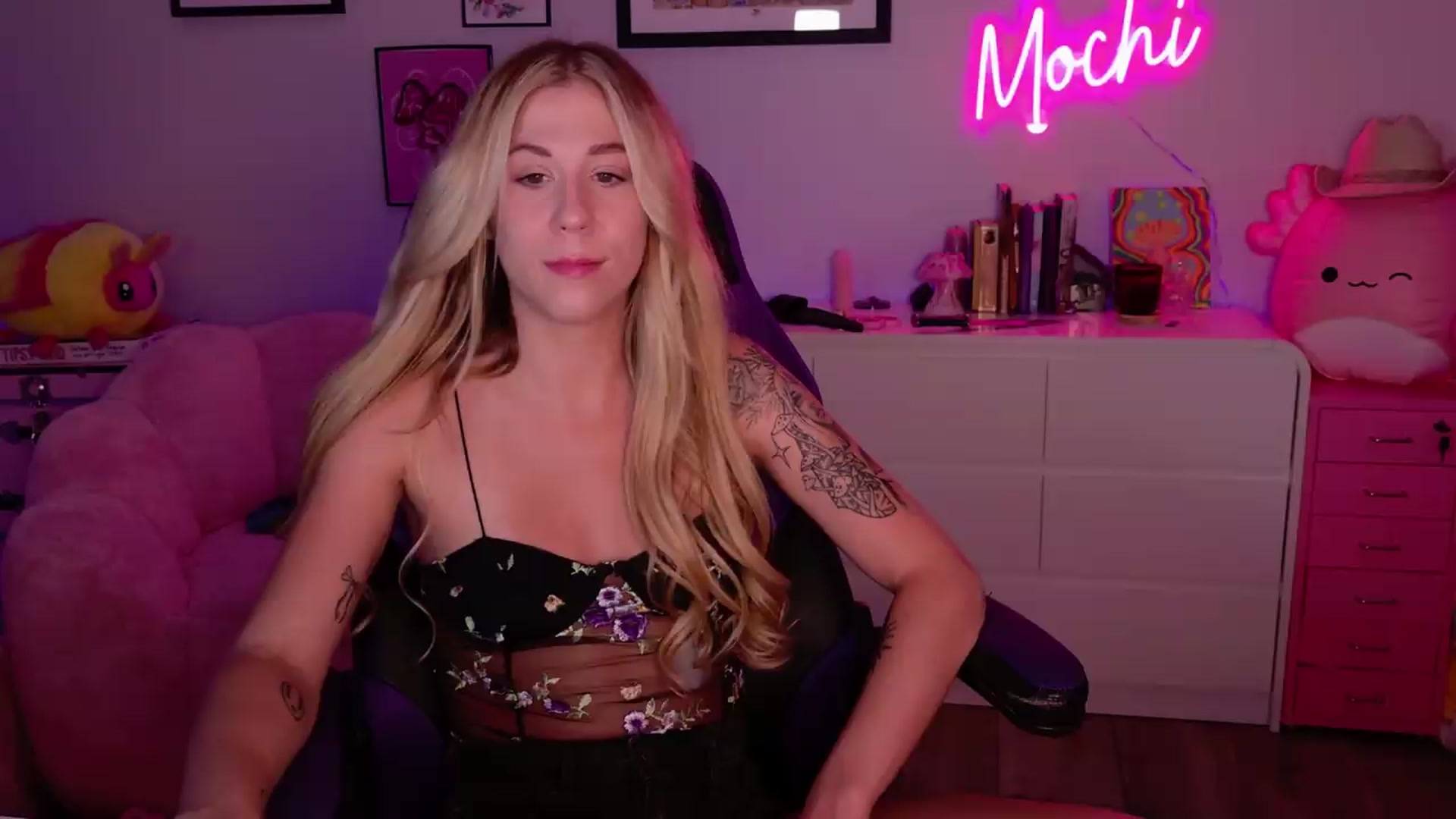 Gallery image thumbnail from Mochi's myfreecams stream on, 07/28/2026, 02:56 image 3 of 20