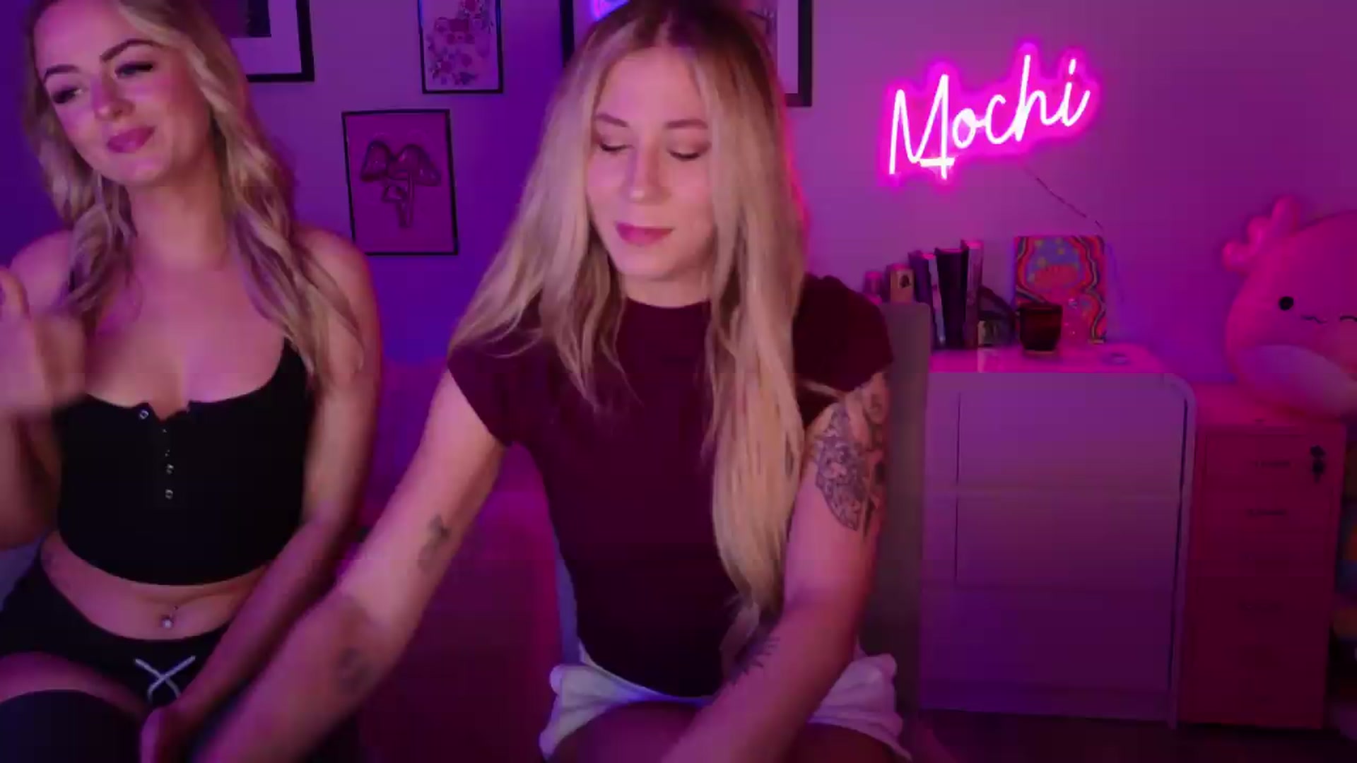 Gallery image thumbnail from Mochi's myfreecams stream on, 08/14/2026, 04:50 image 3 of 20