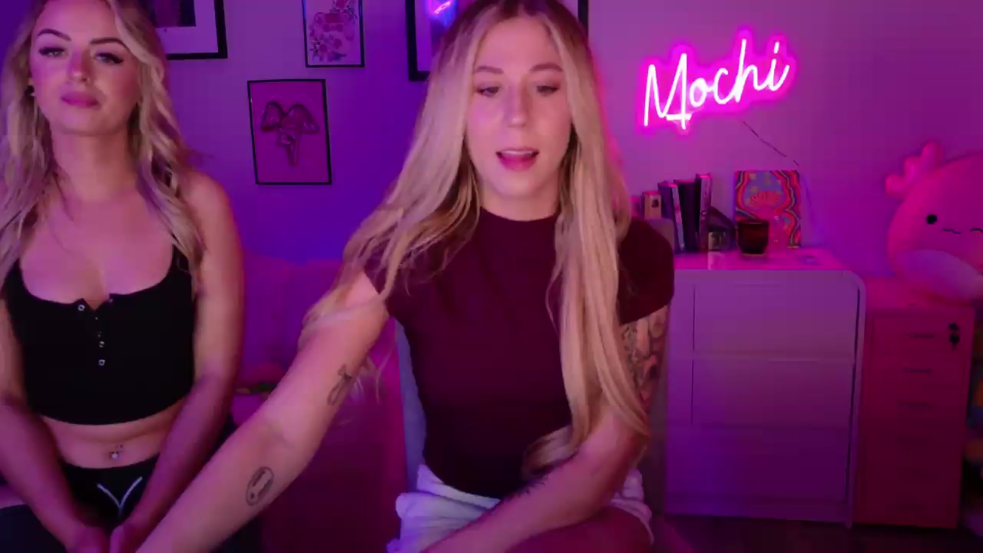 Gallery image thumbnail from Mochi's myfreecams stream on, 08/14/2026, 04:50 image 4 of 20