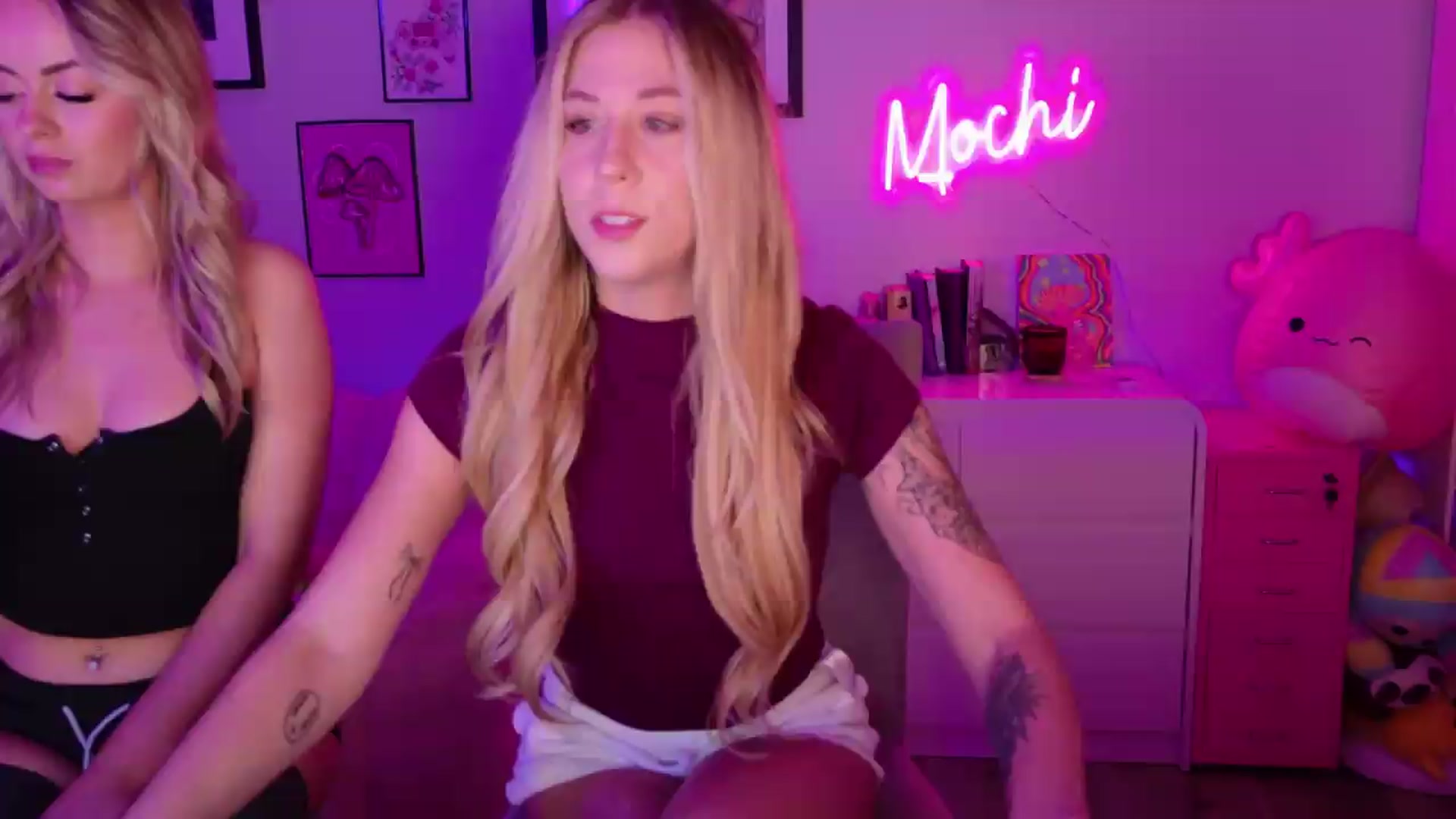 Gallery image thumbnail from Mochi's myfreecams stream on, 08/14/2026, 04:50 image 1 of 20