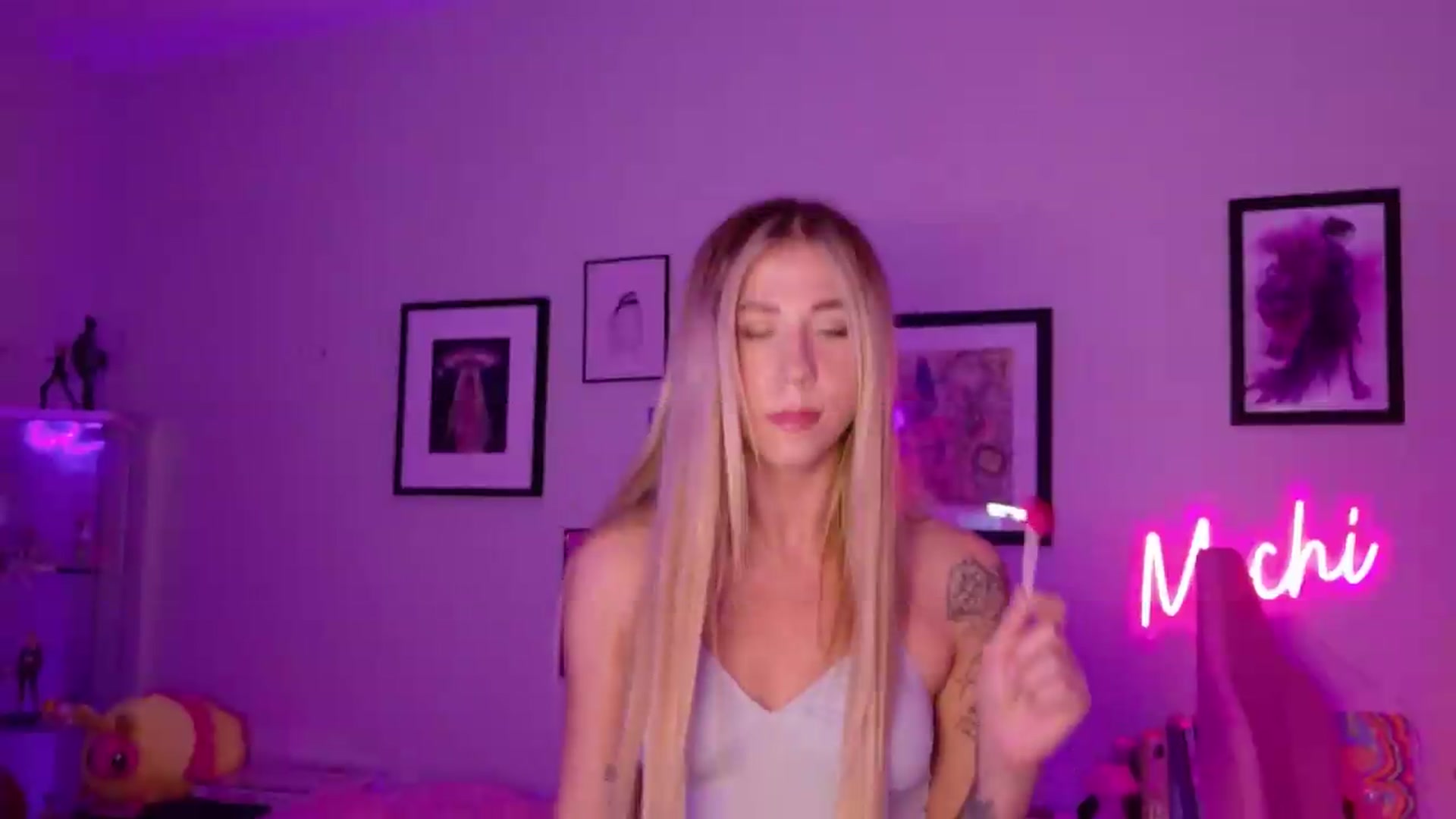 Gallery image thumbnail from Mochi's myfreecams stream on, 09/04/2026, 03:38 image 15 of 20