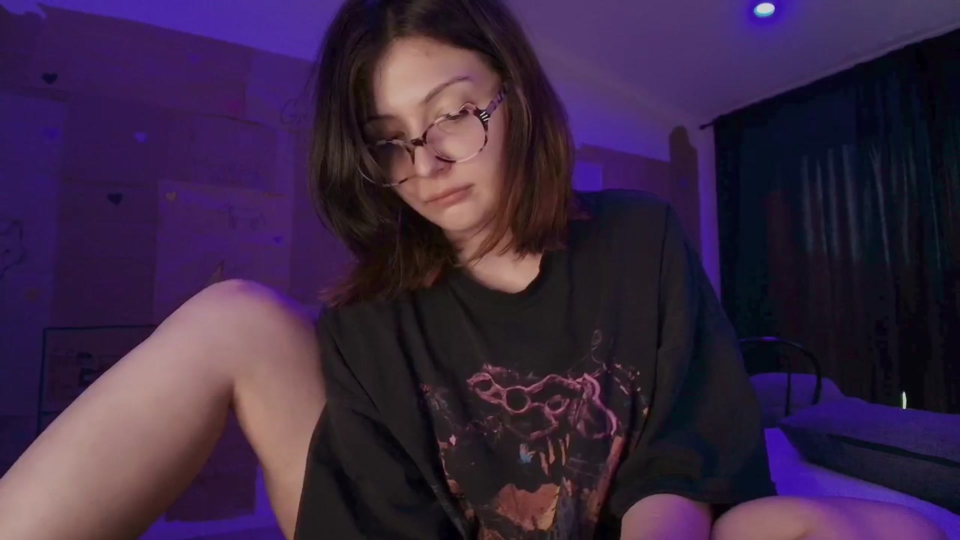 Gallery image thumbnail from Model's myfreecams stream on, 08/22/2025, 05:51 image 13 of 20