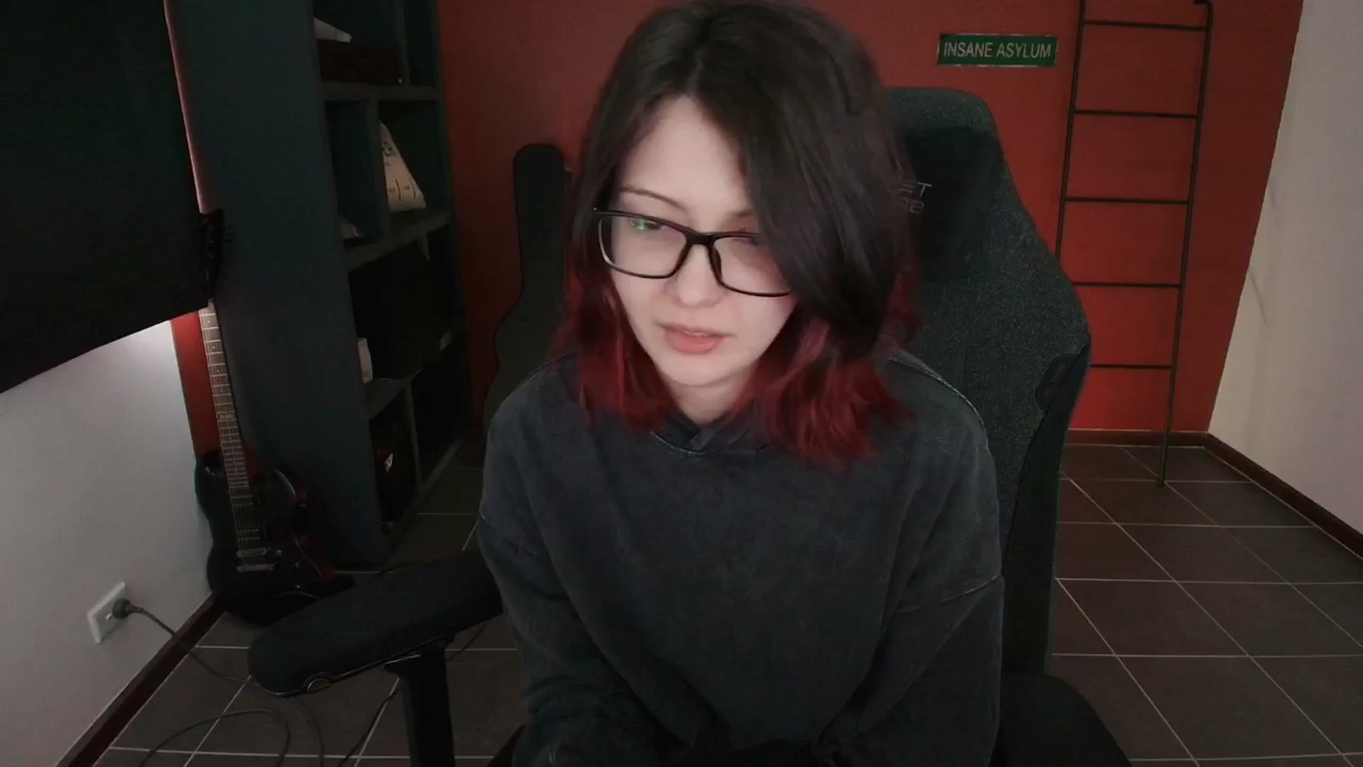 Gallery image thumbnail from Model's myfreecams stream on, 09/16/2025, 01:05 image 17 of 20