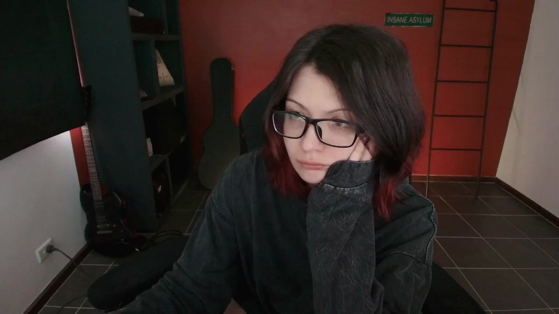Gallery image thumbnail from Model's myfreecams stream on, 09/16/2025, 01:05 image 9 of 20