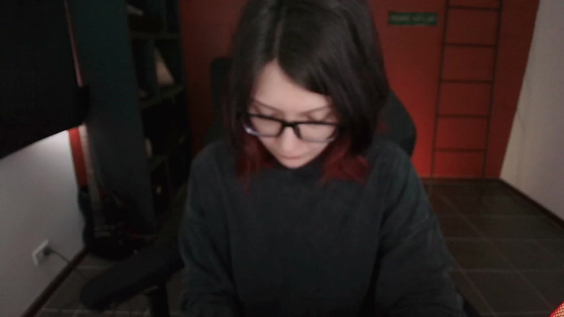 Gallery image thumbnail from Model's myfreecams stream on, 09/16/2025, 03:27 image 2 of 20