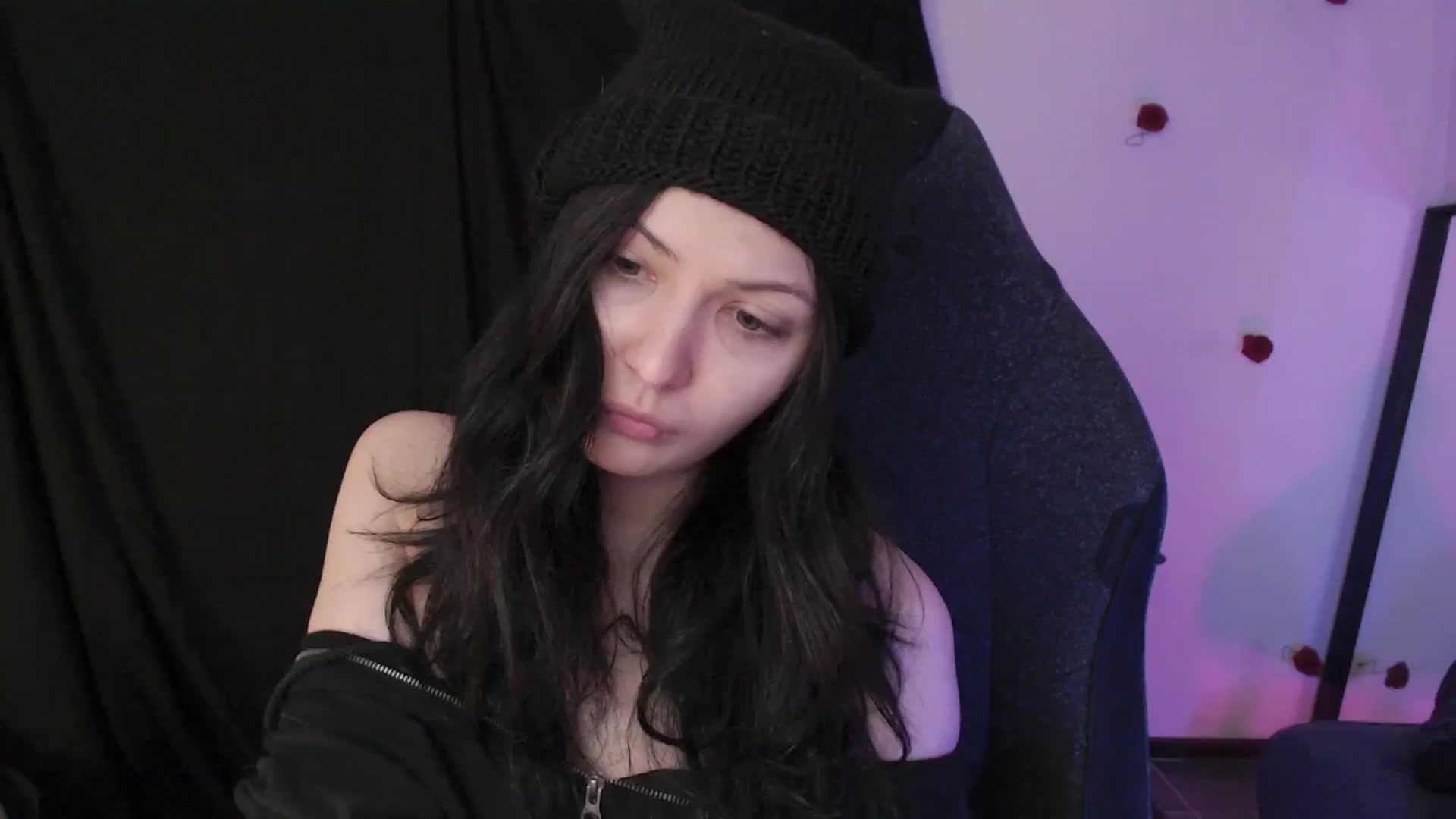 Gallery image thumbnail from ModelN7041's myfreecams stream on, 03/25/2024, 01:15 image 6 of 20