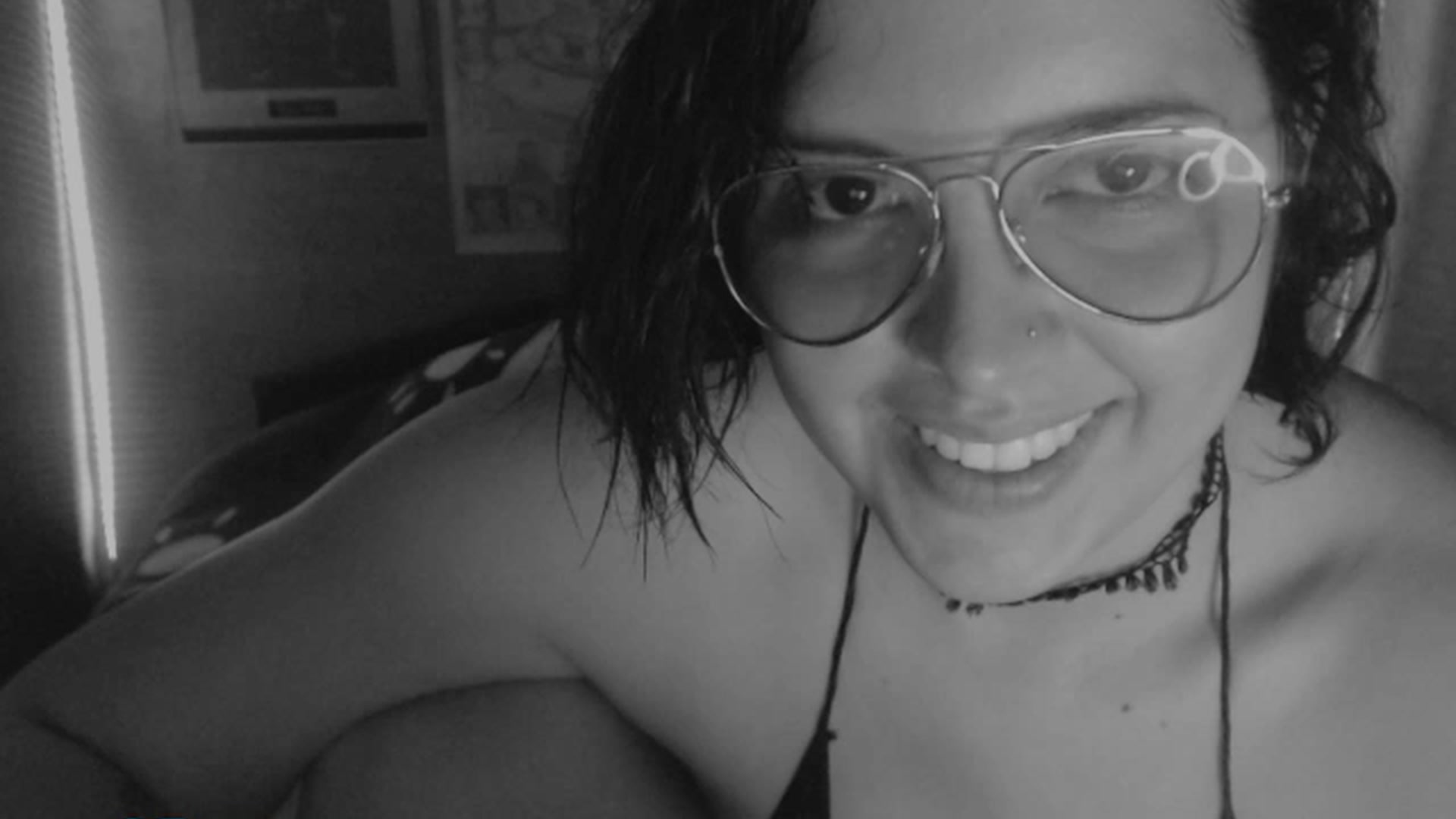Gallery image thumbnail from Mofdragons's myfreecams stream on, 01/18/2024, 06:23 image 14 of 20