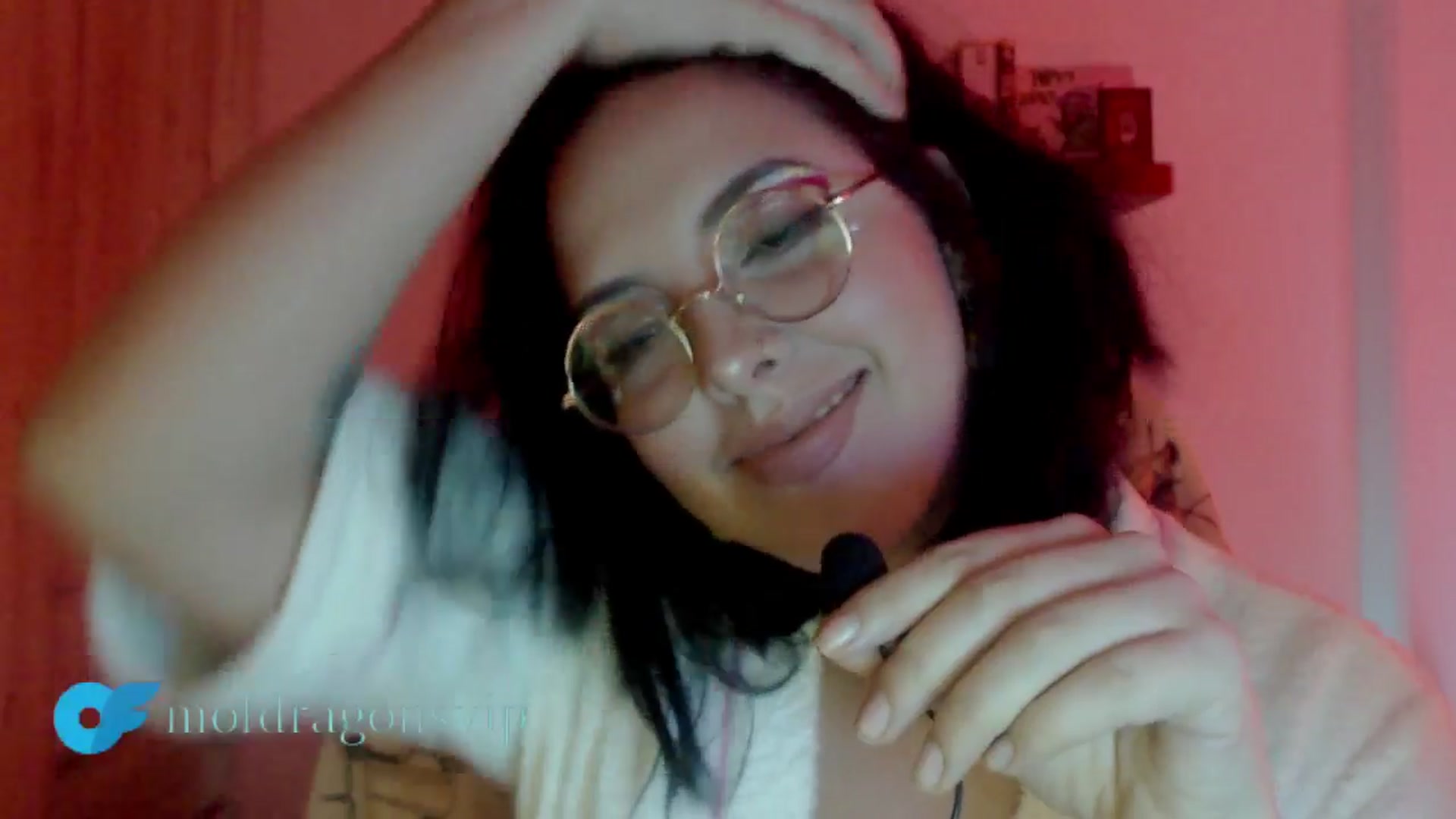Gallery image thumbnail from Mofdragons's myfreecams stream on, 12/21/2024, 24:10 image 18 of 20