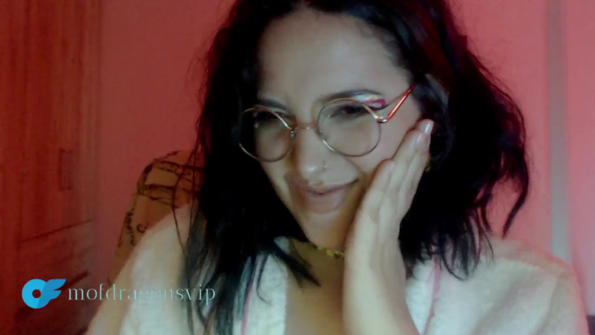 Gallery image thumbnail from Mofdragons's myfreecams stream on, 12/21/2024, 24:10 image 6 of 20