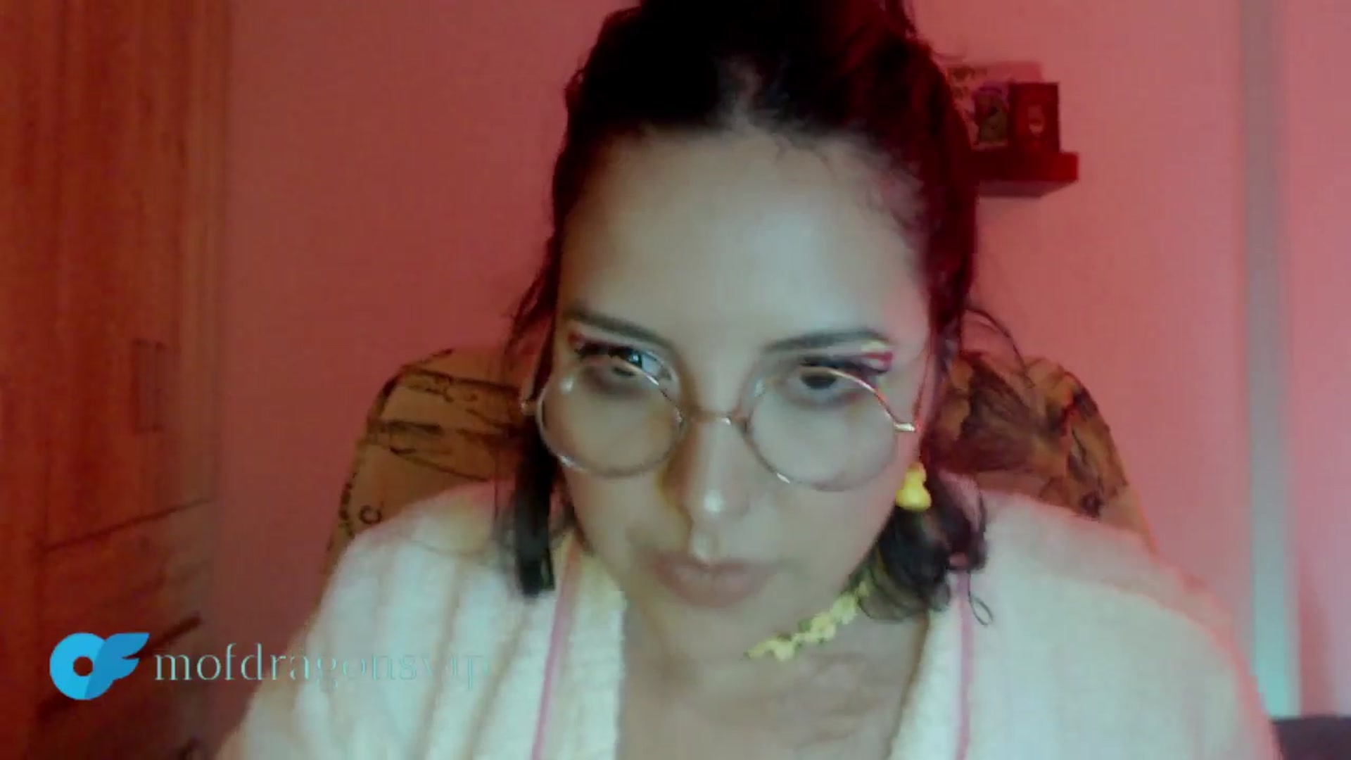 Gallery image thumbnail from Mofdragons's myfreecams stream on, 12/21/2024, 24:10 image 8 of 20