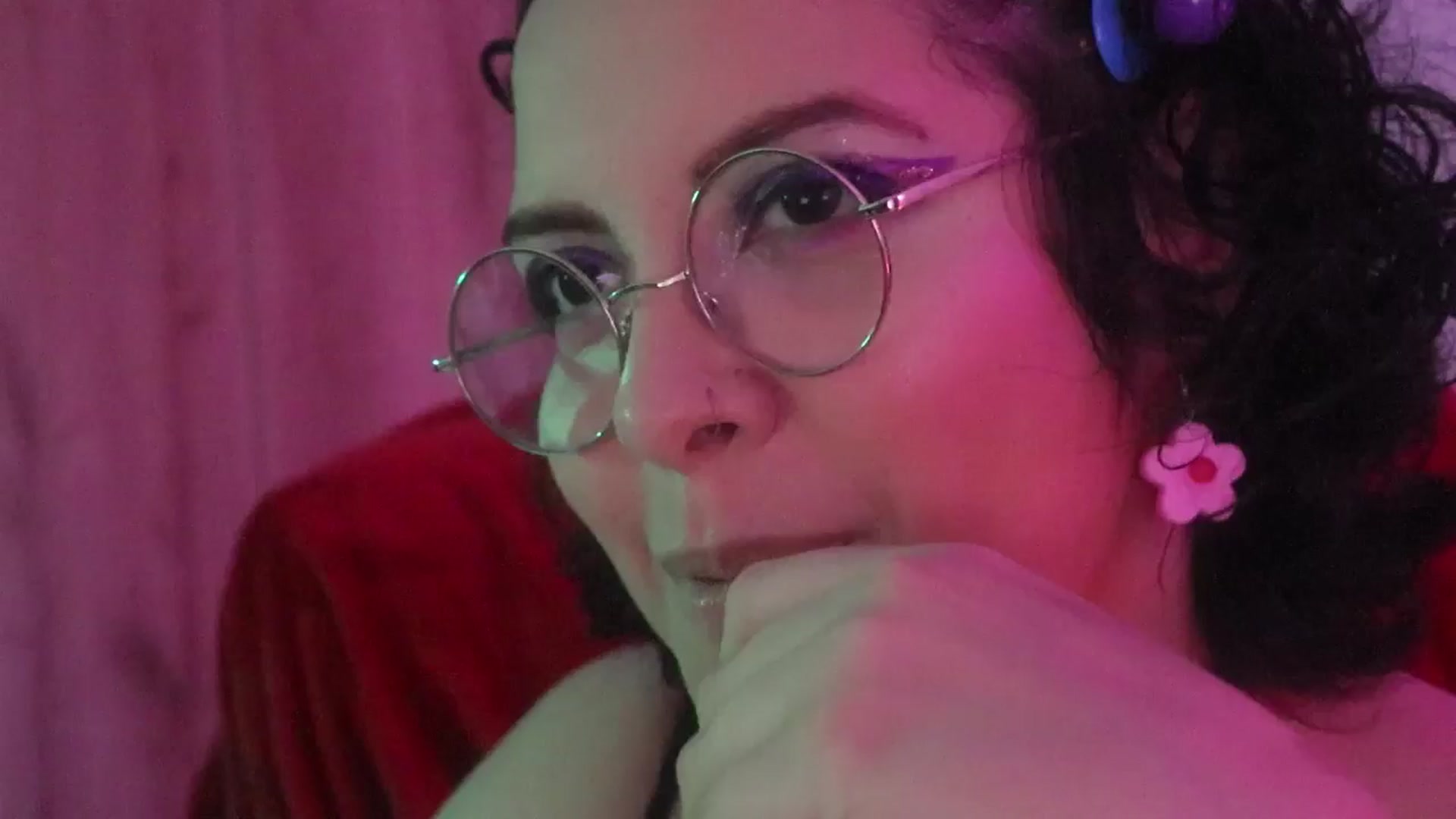 Gallery image thumbnail from Mofdragons's myfreecams stream on, 01/15/2025, 05:44 image 2 of 20