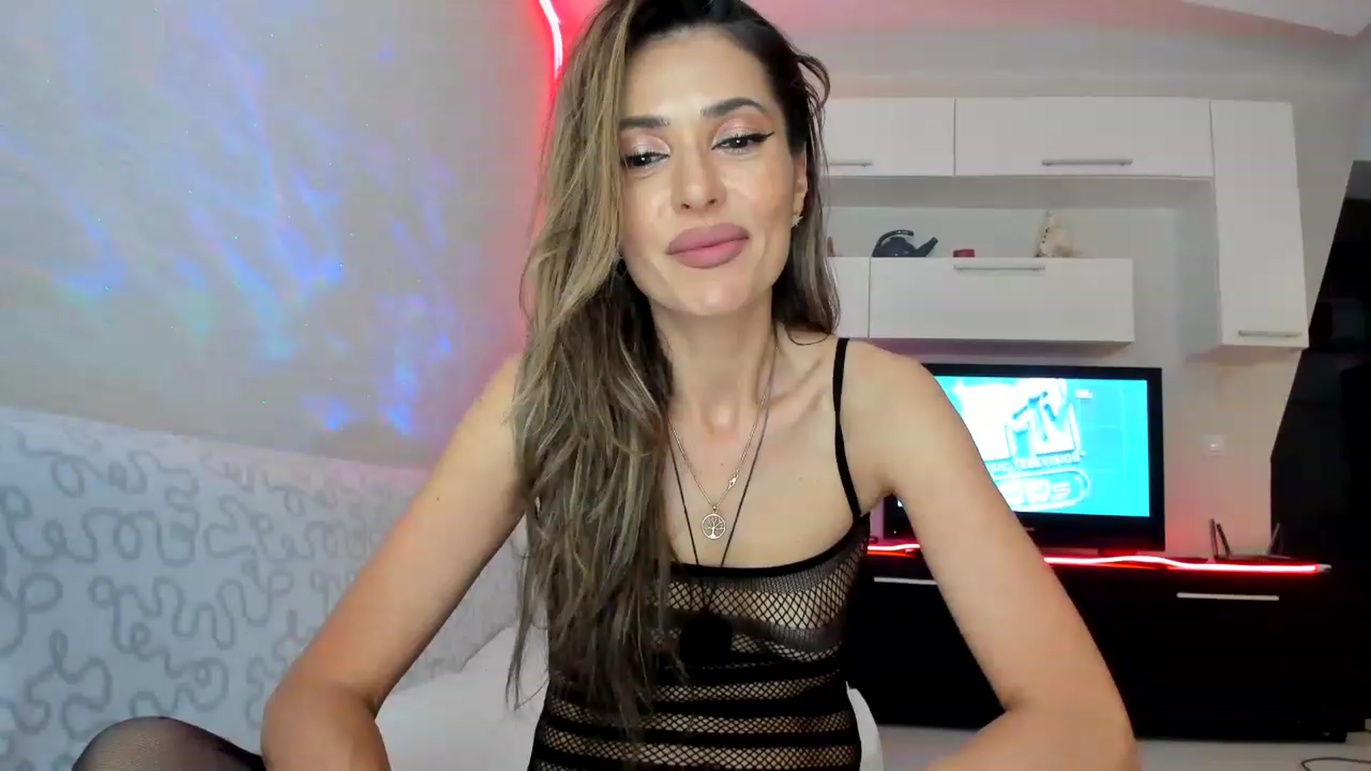 Gallery image thumbnail from MojitoMagic_'s myfreecams stream on, 06/17/2023, 24:03 image 19 of 20