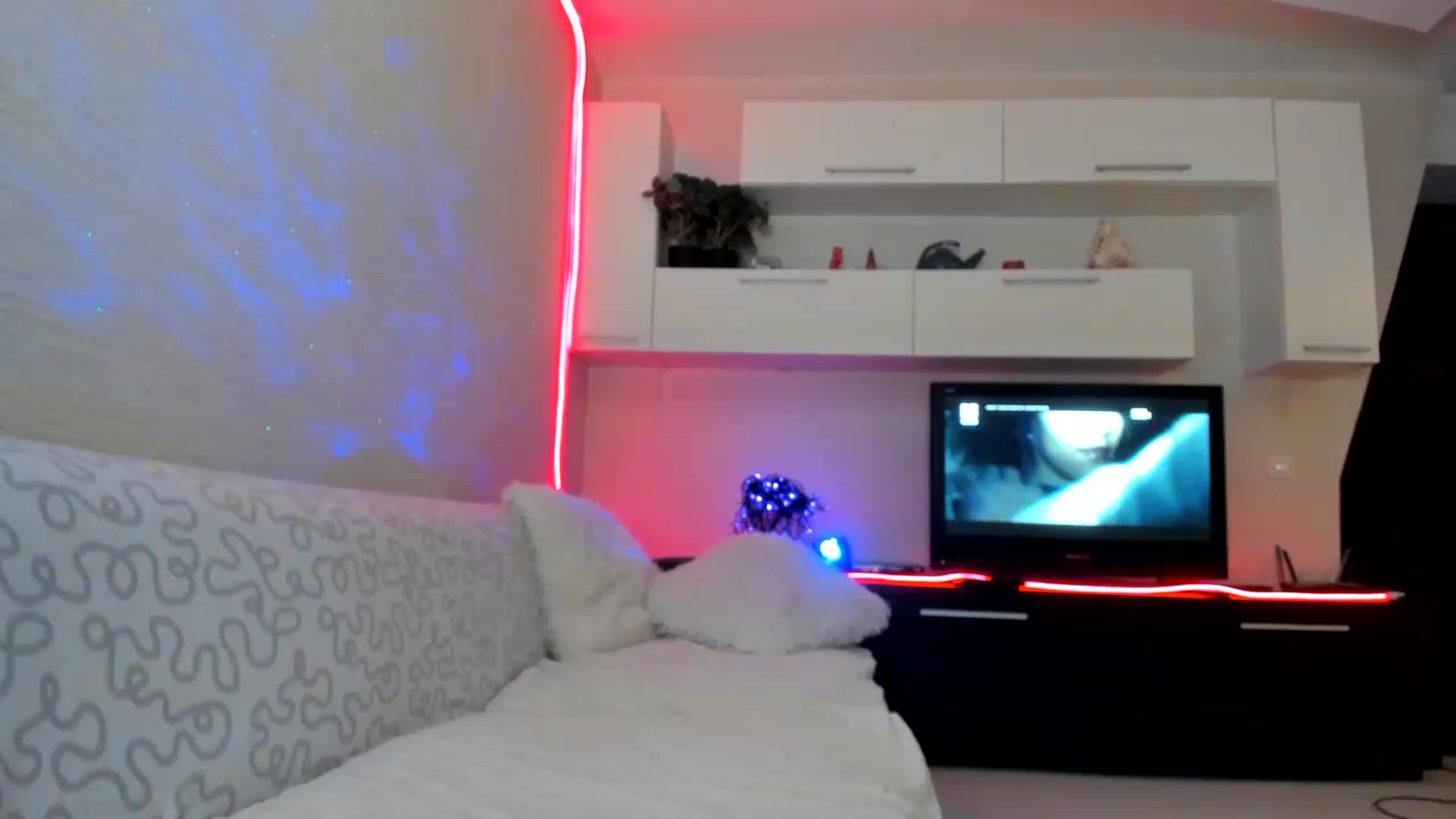 Gallery image thumbnail from MojitoMagic_'s myfreecams stream on, 06/17/2023, 24:03 image 14 of 20