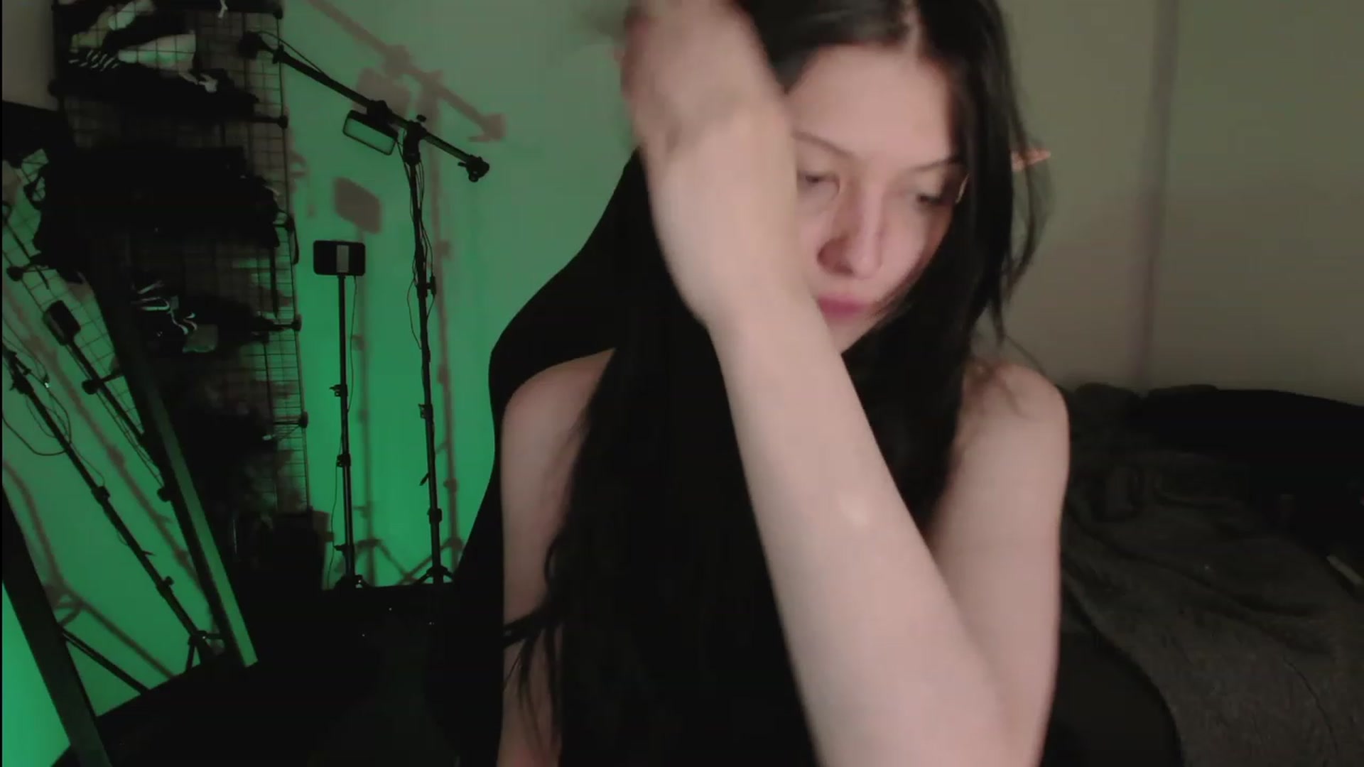 Gallery image thumbnail from MoldyTeeth's myfreecams stream on, 05/23/2023, 03:35 image 9 of 20