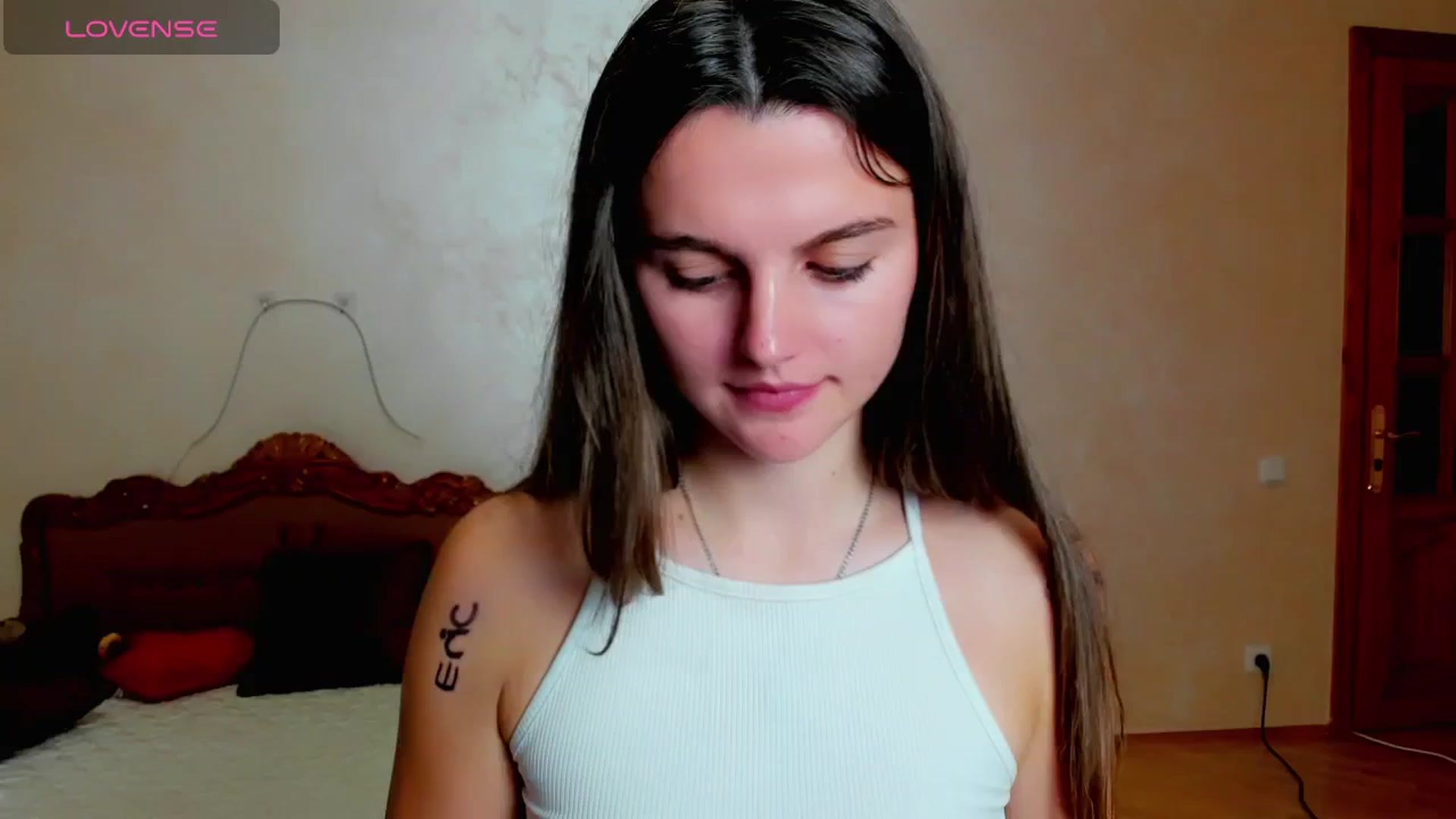 Gallery image thumbnail from MoliDrest's myfreecams stream on, 11/20/2024, 17:21 image 17 of 20