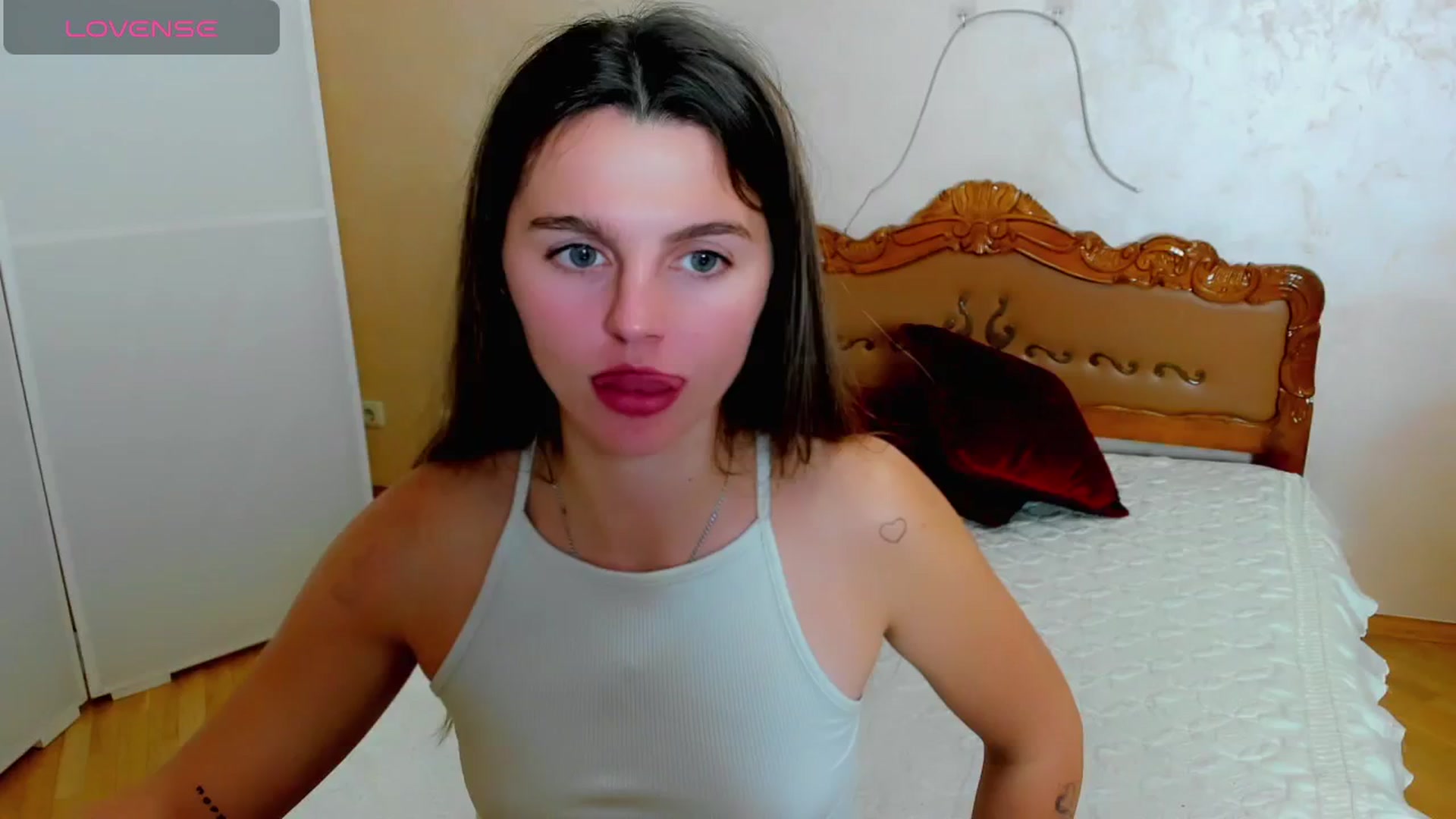 Gallery image thumbnail from MoliDrest's myfreecams stream on, 11/20/2024, 18:51 image 17 of 20