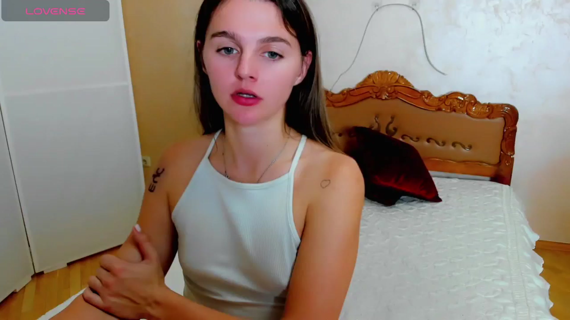 Gallery image thumbnail from MoliDrest's myfreecams stream on, 11/20/2024, 18:51 image 9 of 20