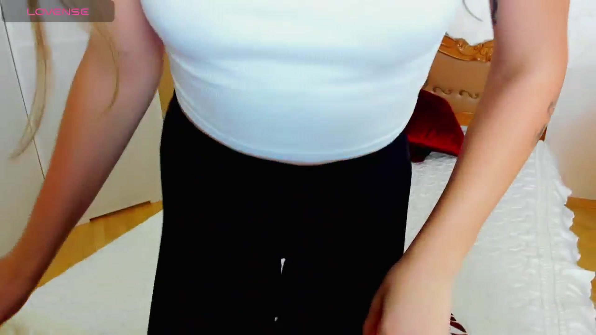 Gallery image thumbnail from MoliDrest's myfreecams stream on, 11/20/2024, 20:27 image 3 of 20