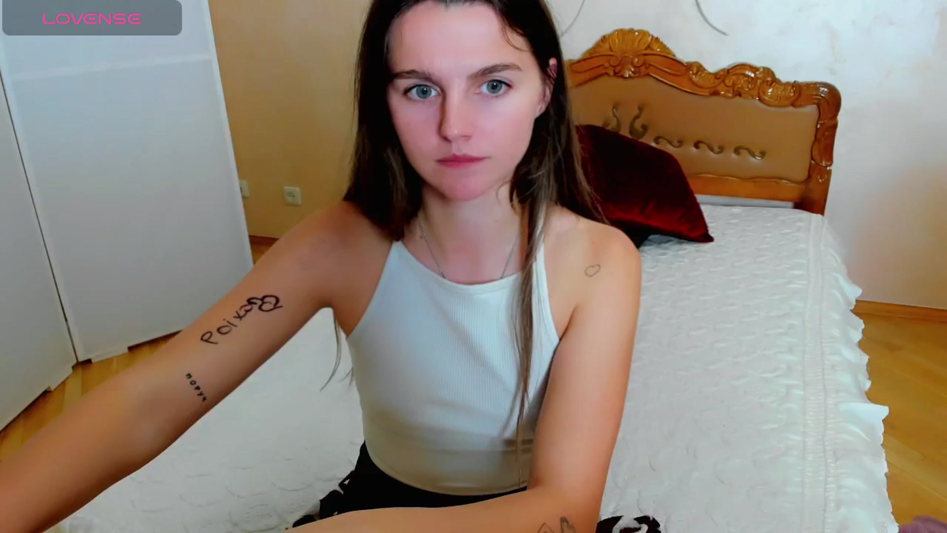Gallery image thumbnail from MoliDrest's myfreecams stream on, 11/20/2024, 20:27 image 17 of 20