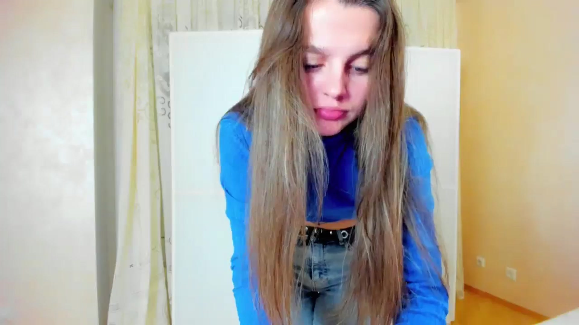 Gallery image thumbnail from MoliDrest's myfreecams stream on, 11/21/2024, 15:25 image 8 of 20