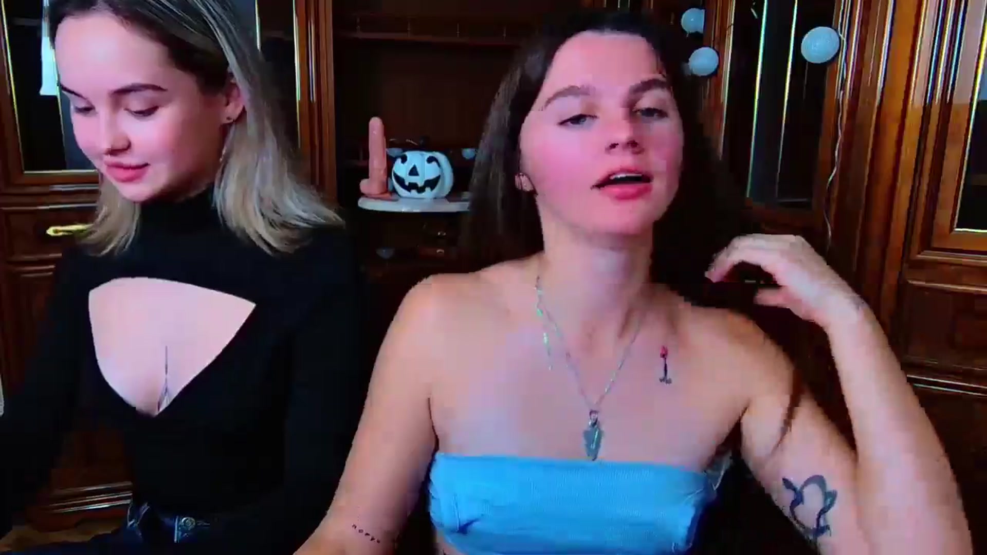 Gallery image thumbnail from MoliDrest's myfreecams stream on, 11/22/2024, 16:36 image 13 of 20