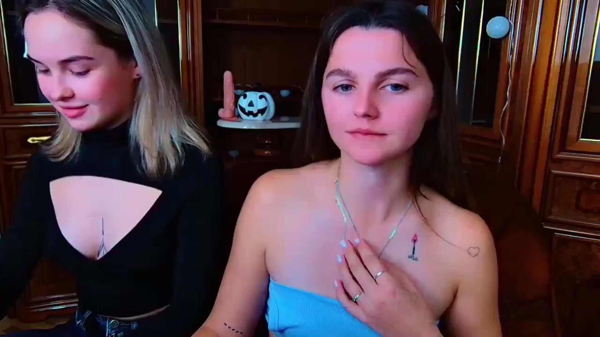 Gallery image thumbnail from MoliDrest's myfreecams stream on, 11/22/2024, 16:36 image 17 of 20