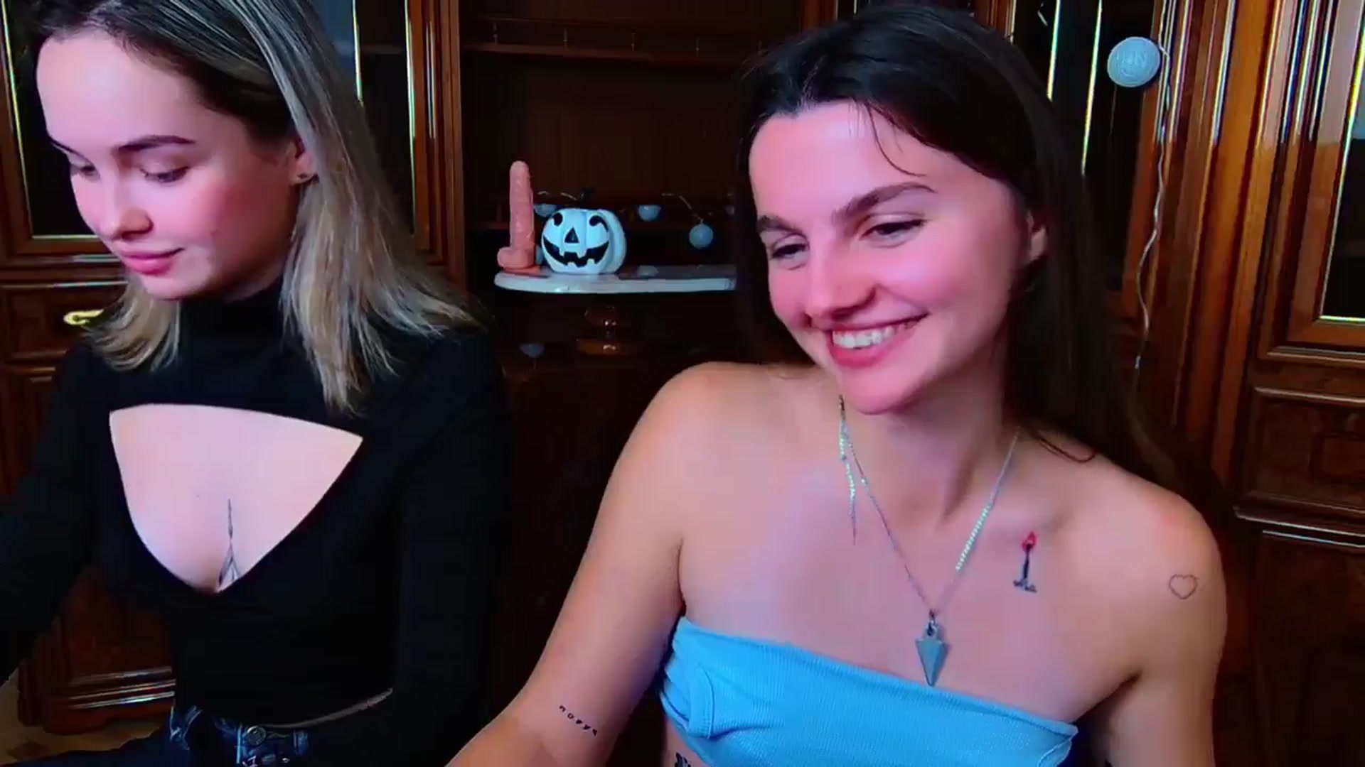 Gallery image thumbnail from MoliDrest's myfreecams stream on, 11/22/2024, 16:36 image 14 of 20
