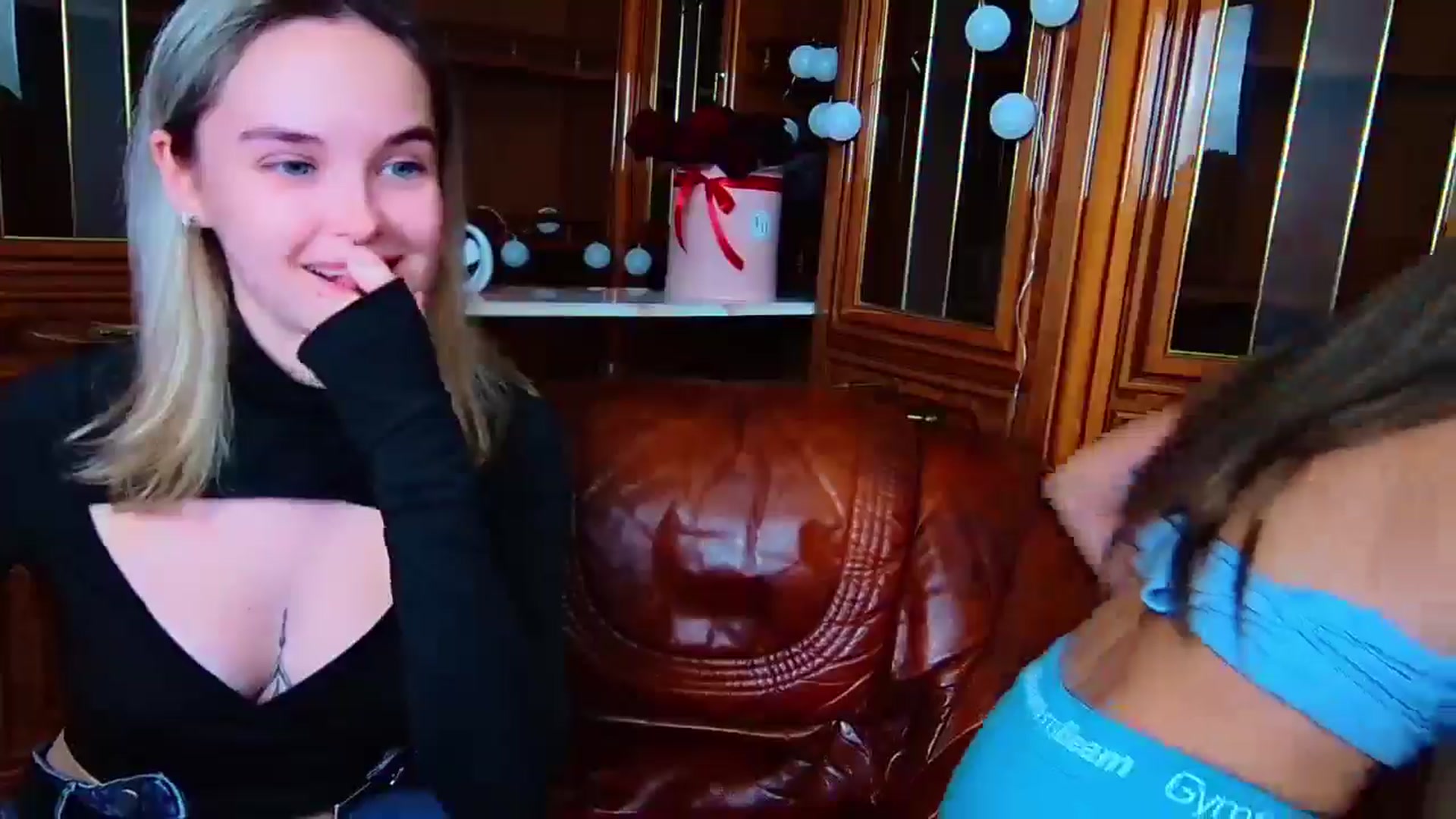 Gallery image thumbnail from MoliDrest's myfreecams stream on, 11/22/2024, 18:29 image 15 of 20